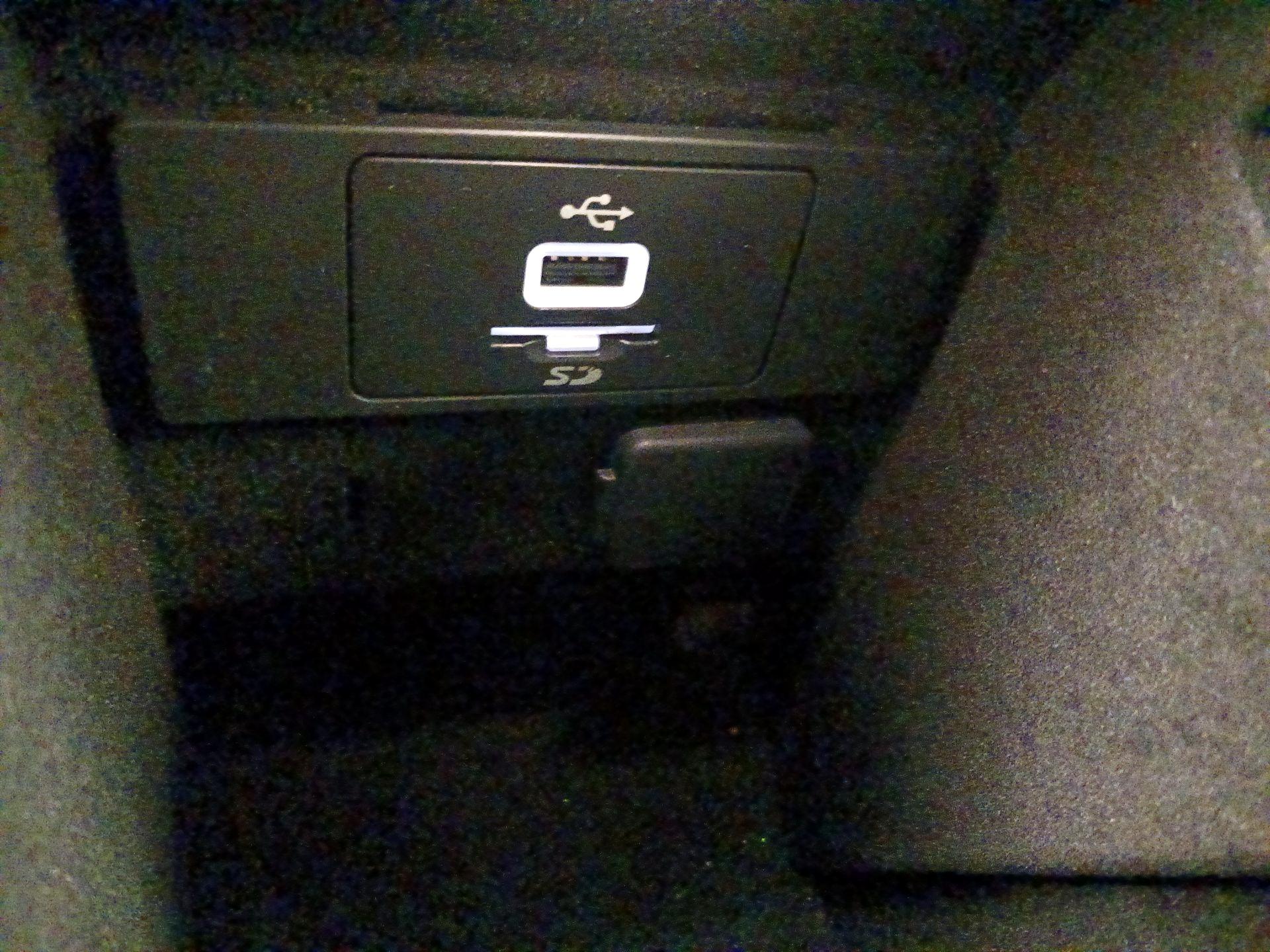 Thumbnail: 2016 Lincoln MKZ - 18