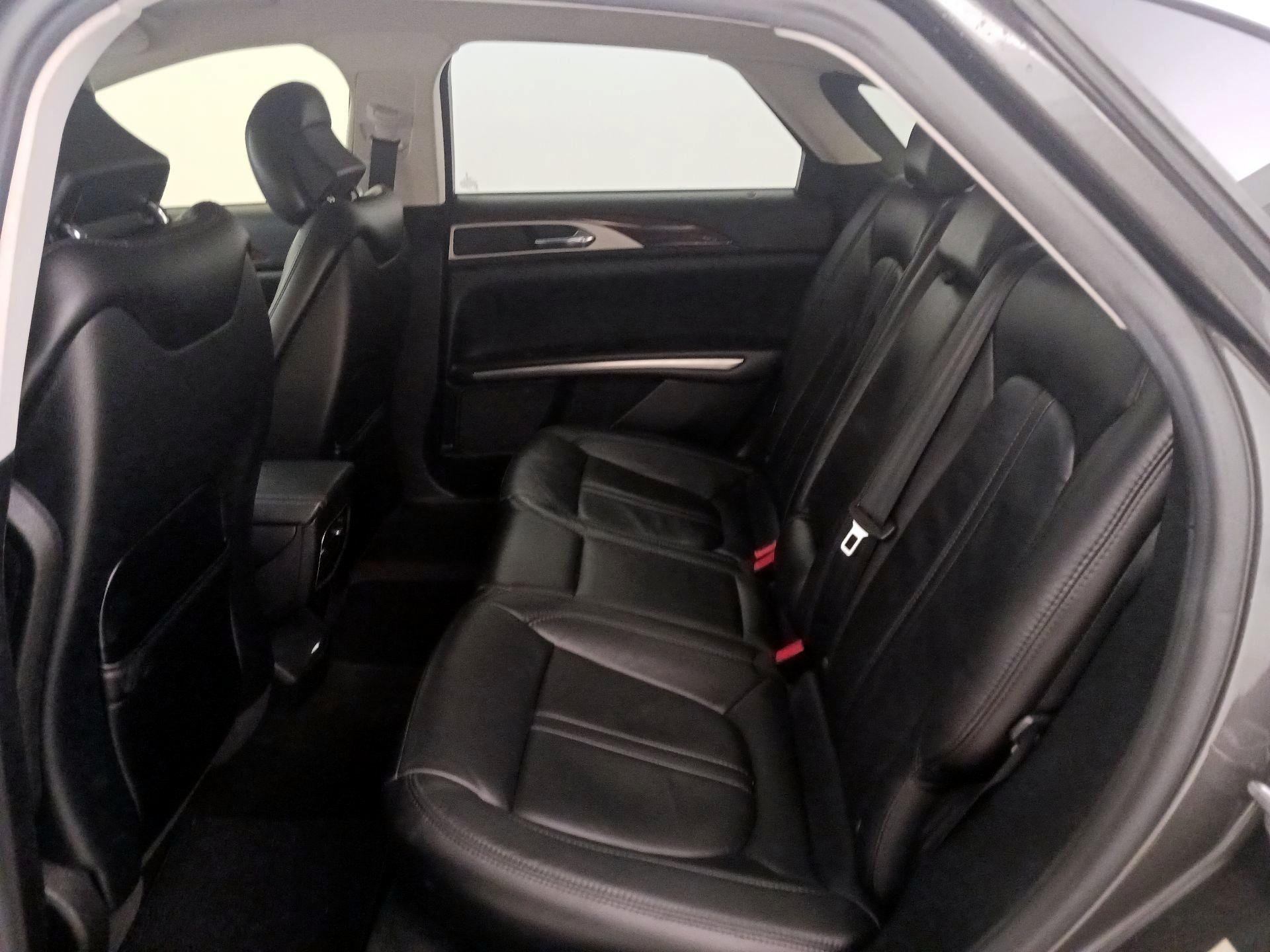 Thumbnail: 2016 Lincoln MKZ - 19