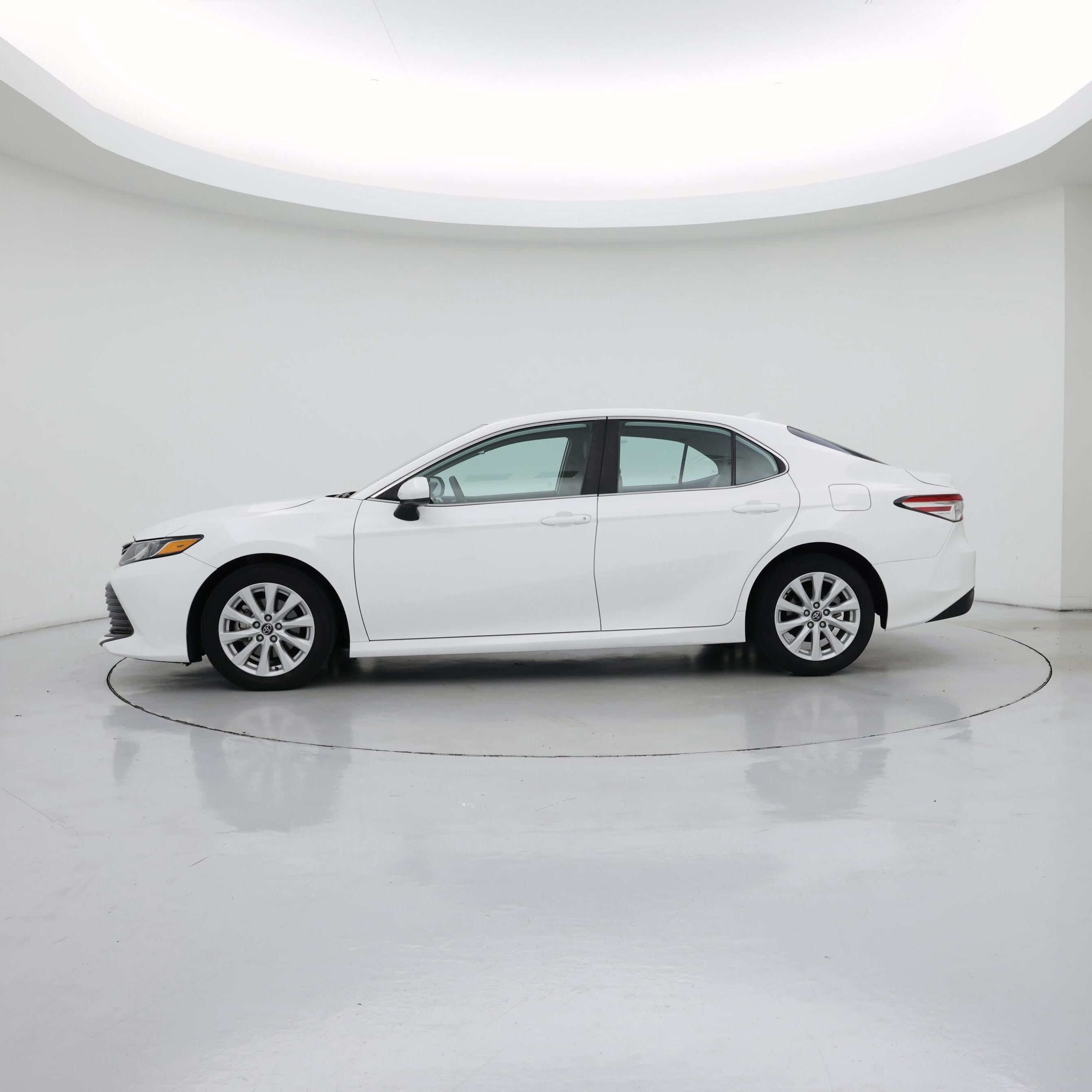 Thumbnail: 2020 Toyota Camry - 3