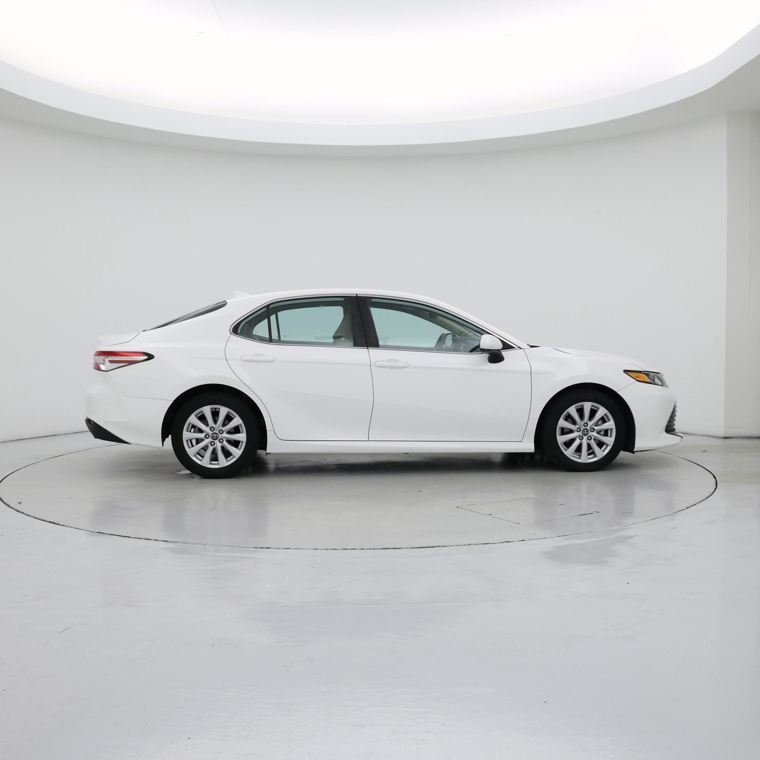 Thumbnail: 2020 Toyota Camry - 7