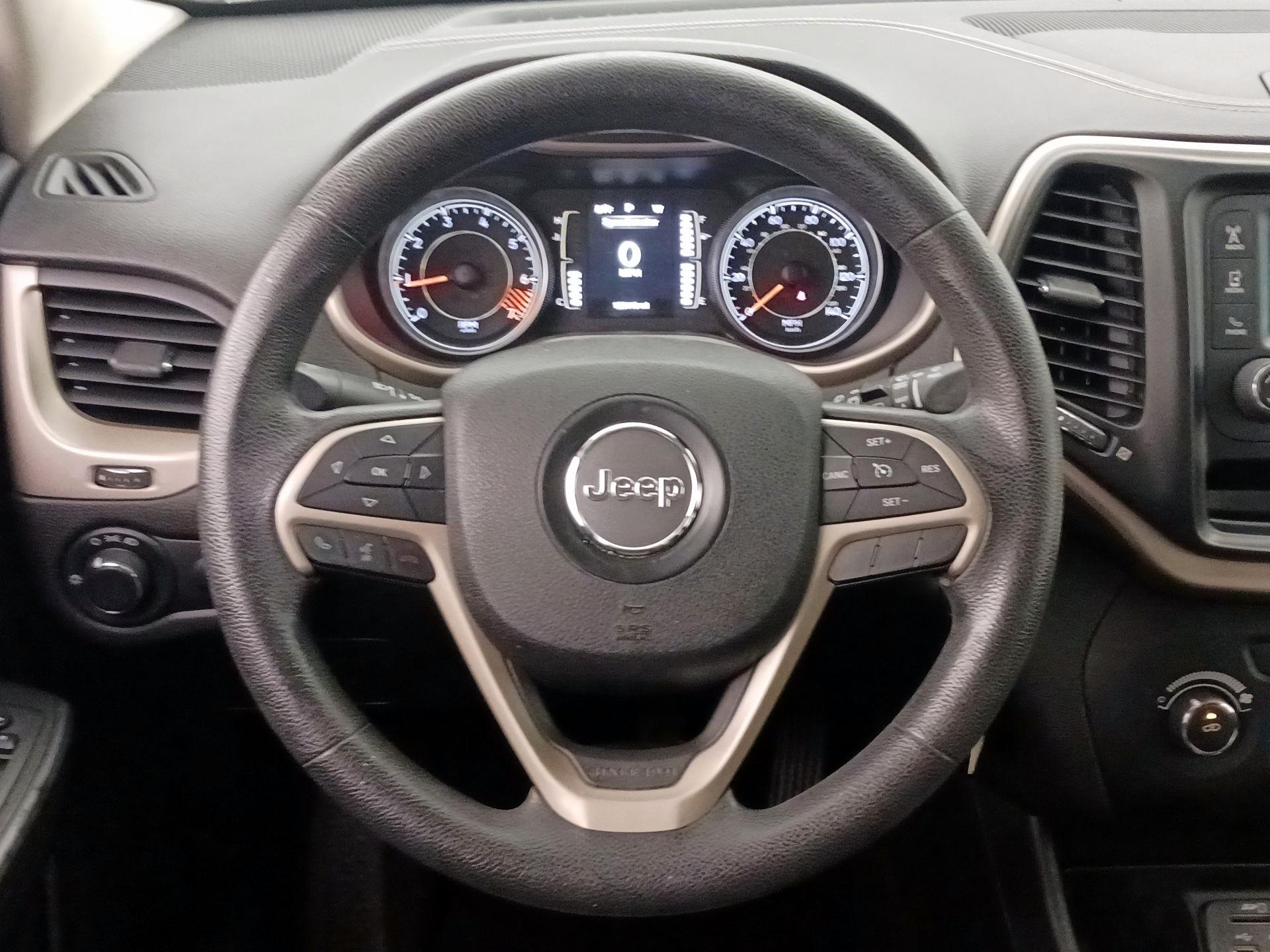 Thumbnail: 2015 Jeep Cherokee - 10