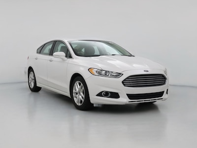 White 2014 Ford Fusion SE