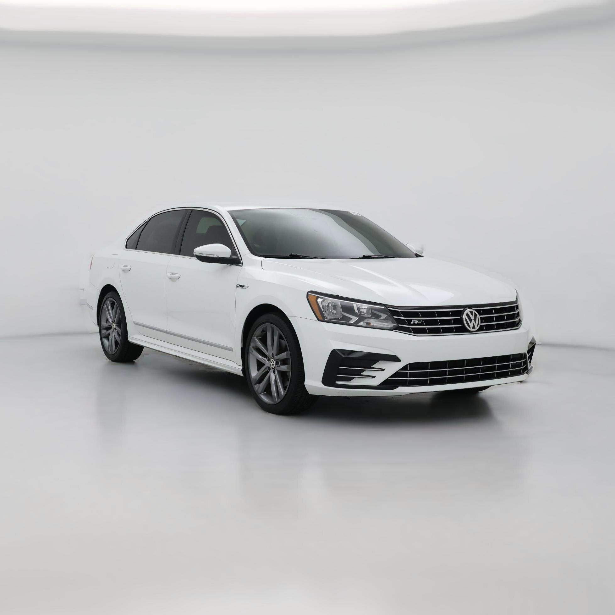 Thumbnail: 2017 Volkswagen Passat - 1