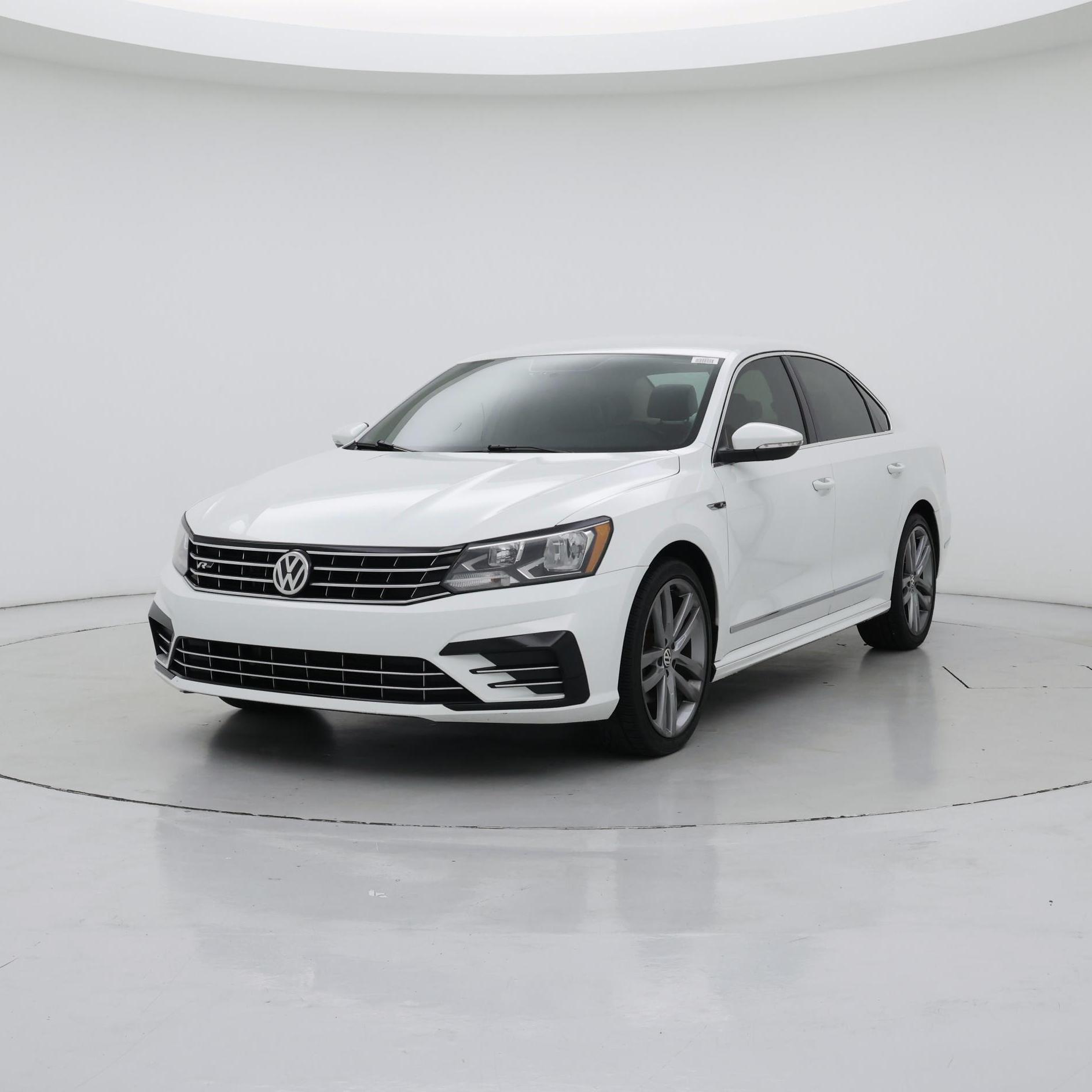 Thumbnail: 2017 Volkswagen Passat - 4