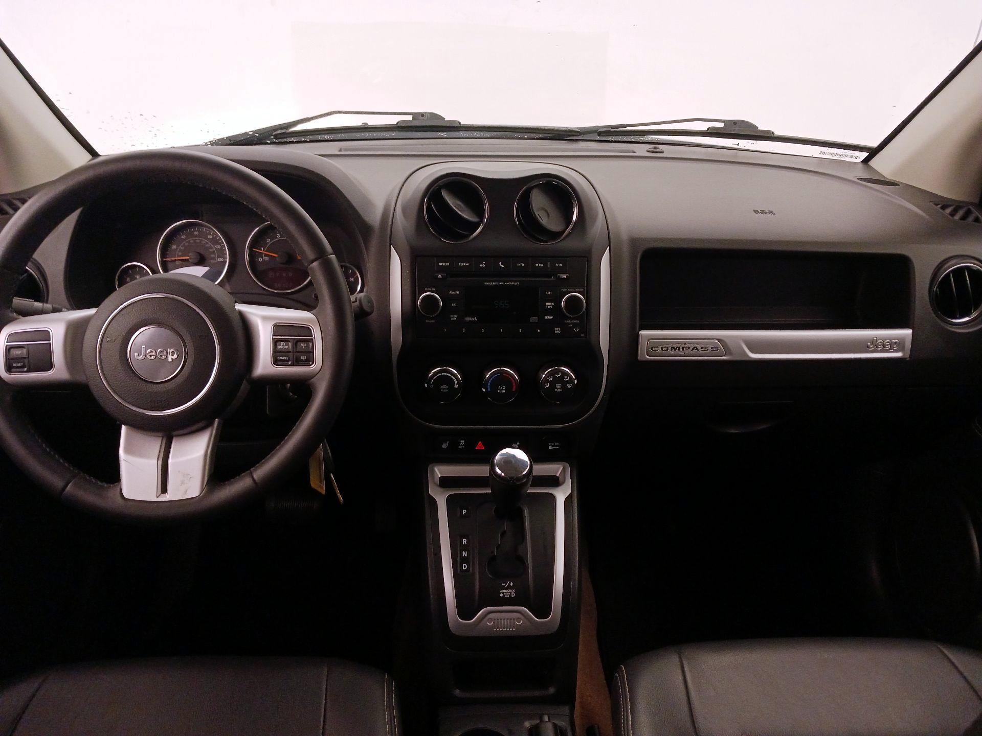 Thumbnail: 2016 Jeep Compass - 9