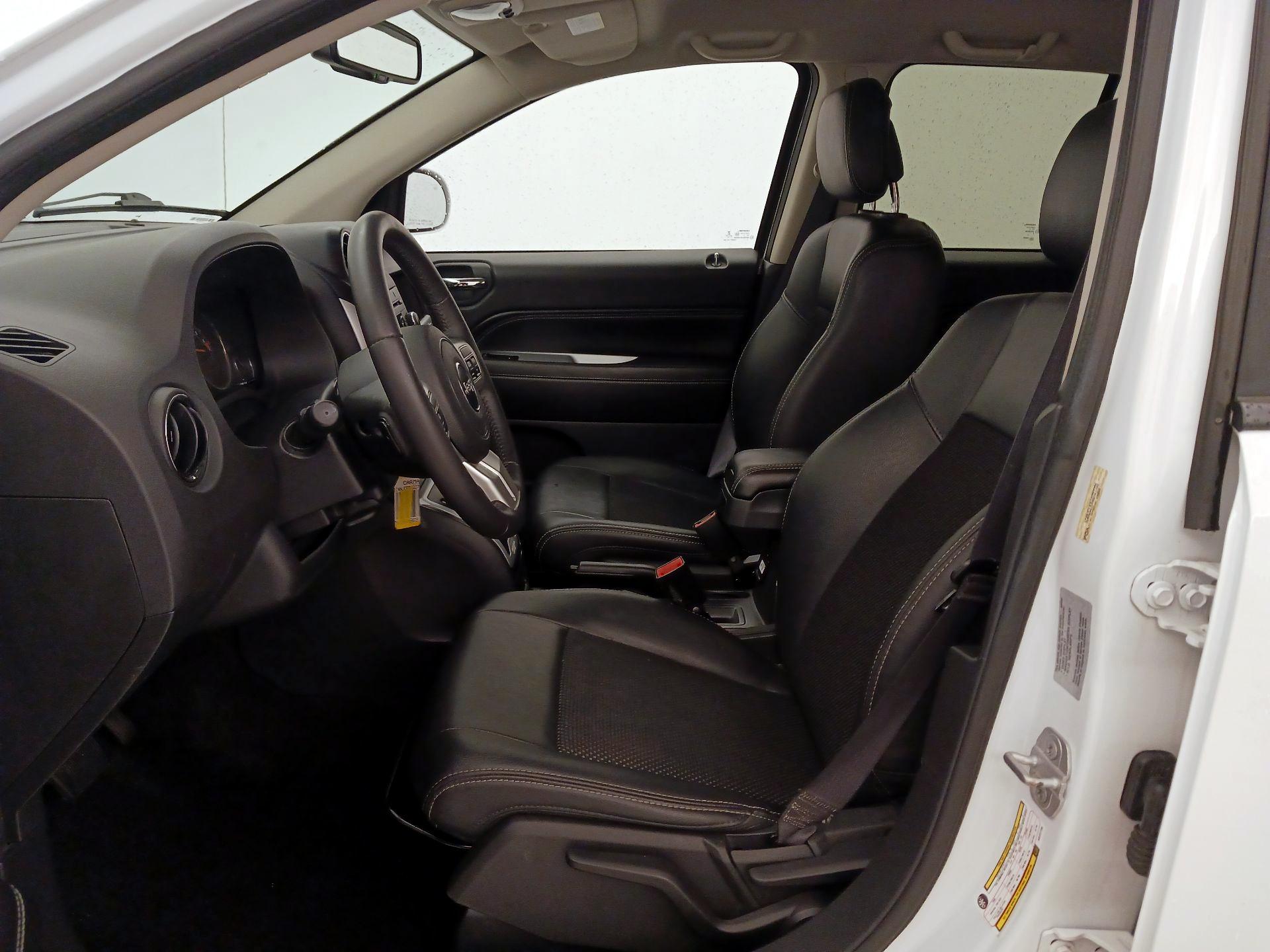 Thumbnail: 2016 Jeep Compass - 11