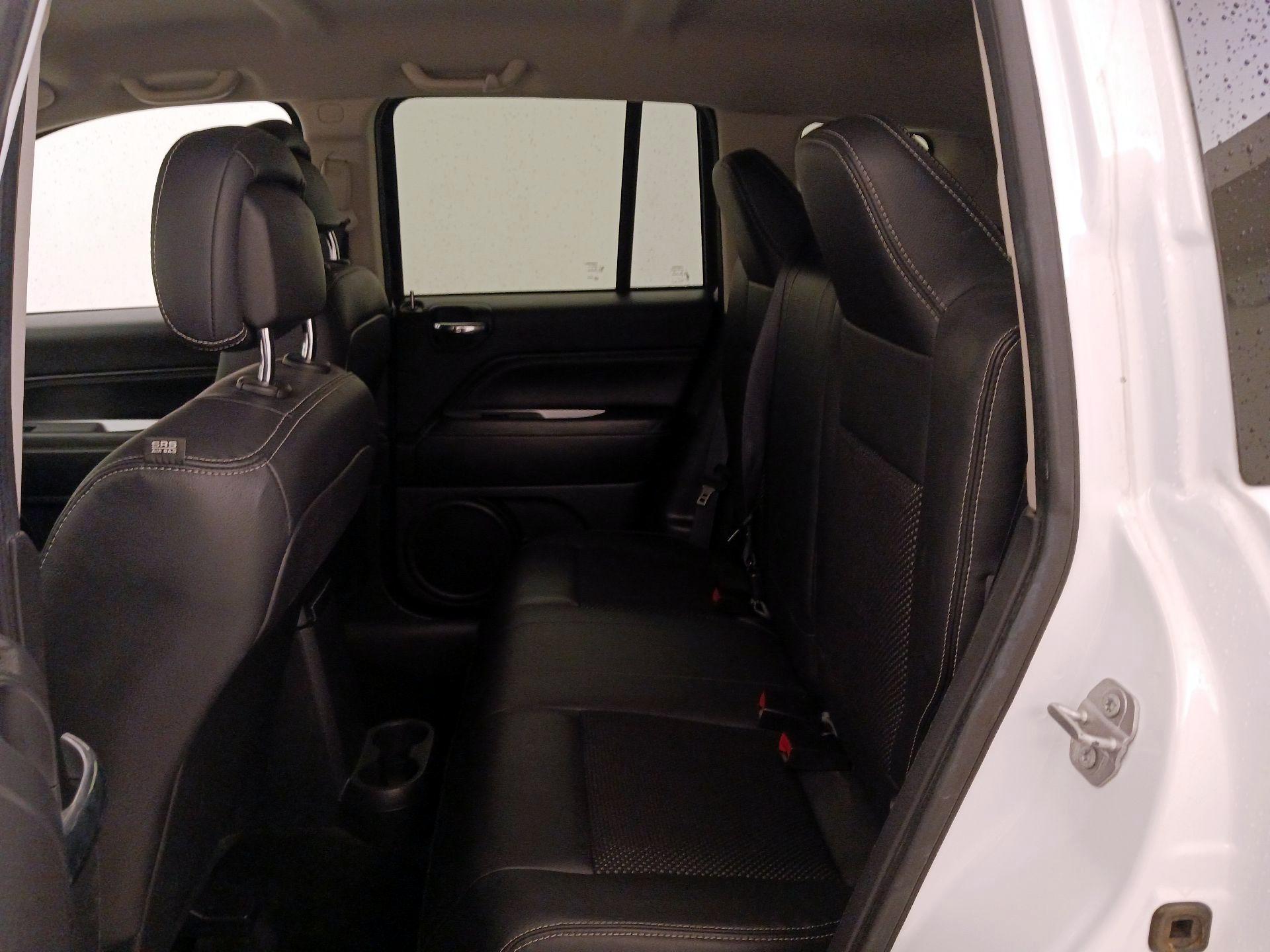 Thumbnail: 2016 Jeep Compass - 17