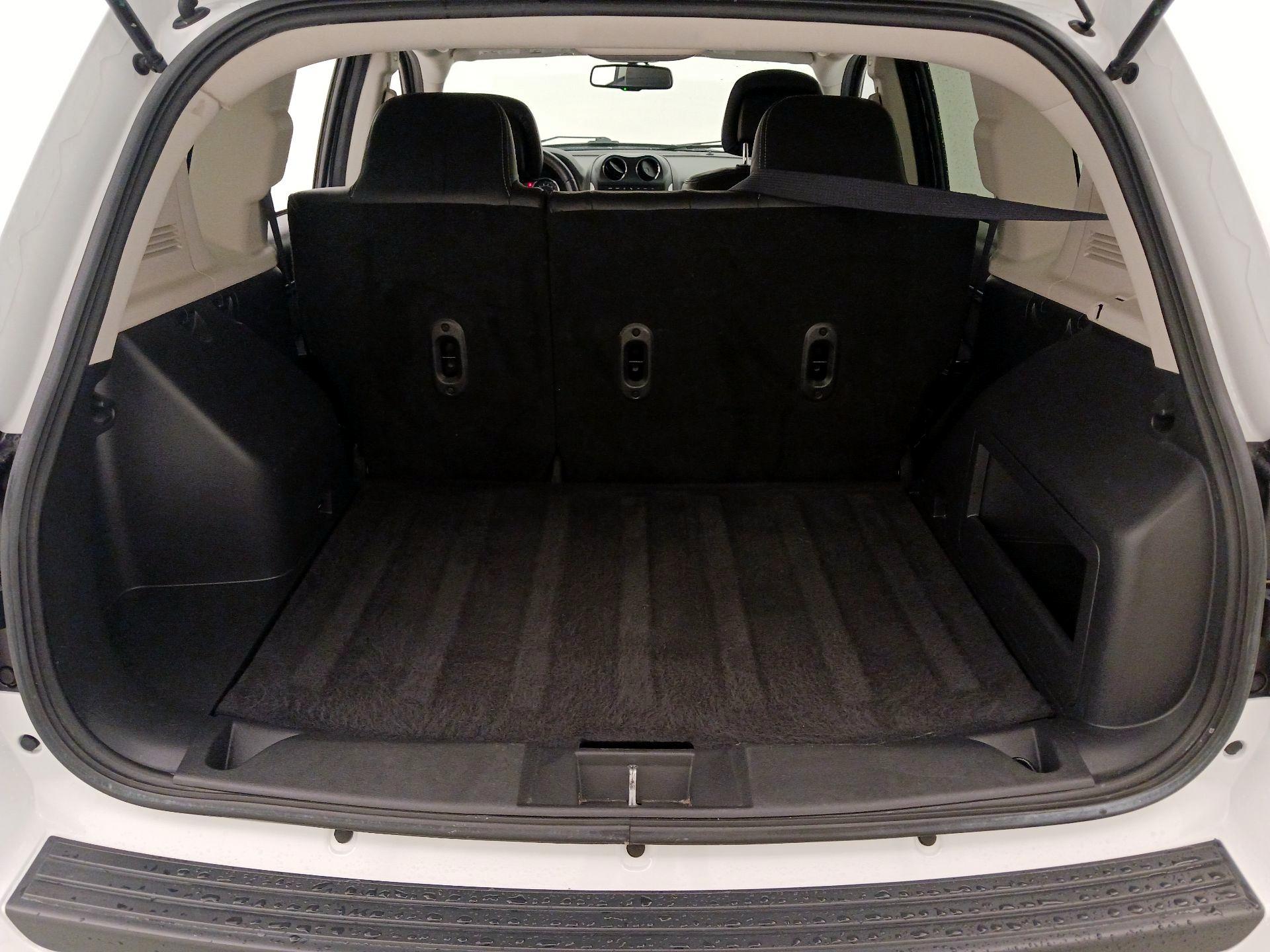 Thumbnail: 2016 Jeep Compass - 18