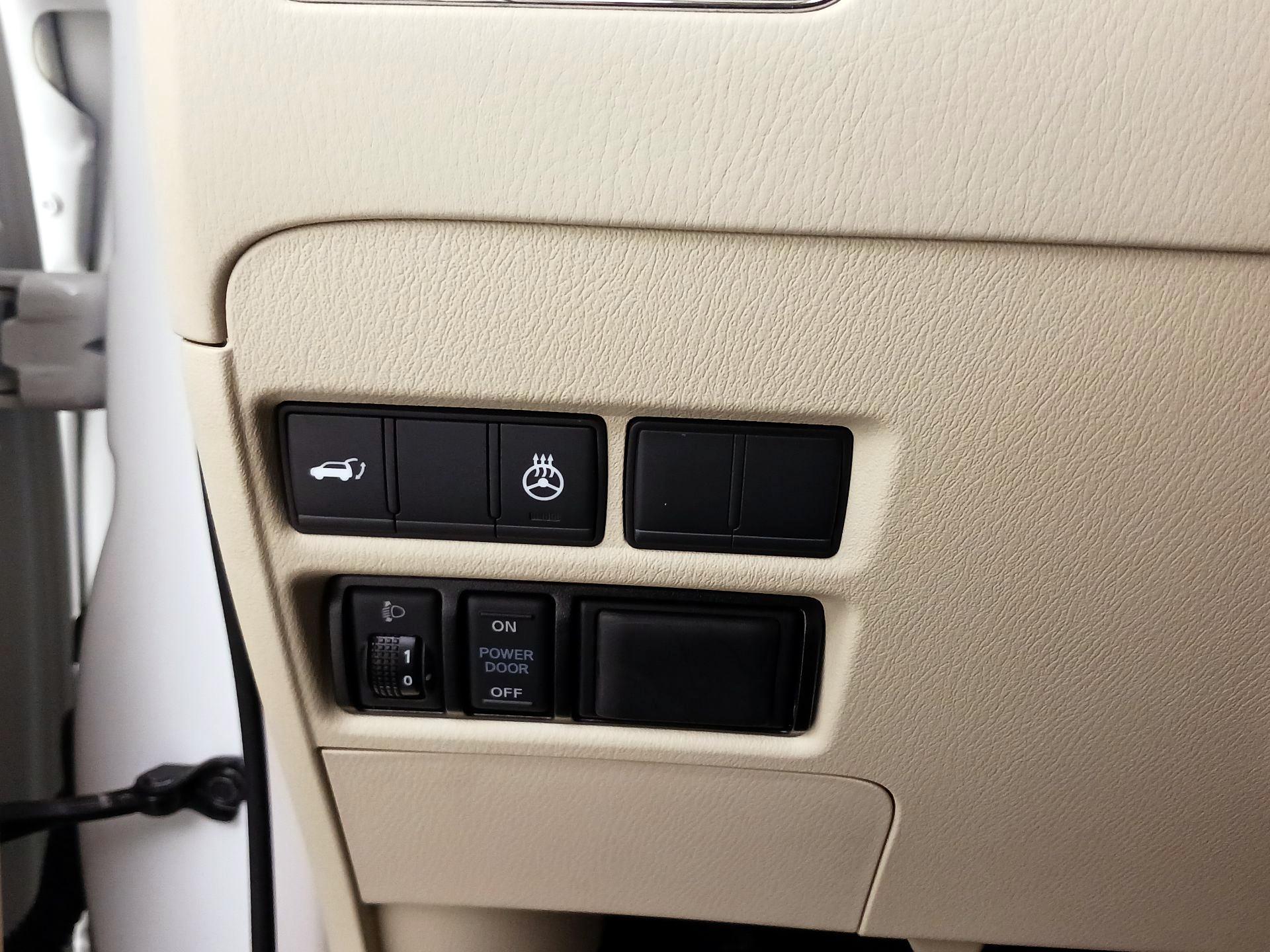 Thumbnail: 2018 INFINITI QX80 - 13