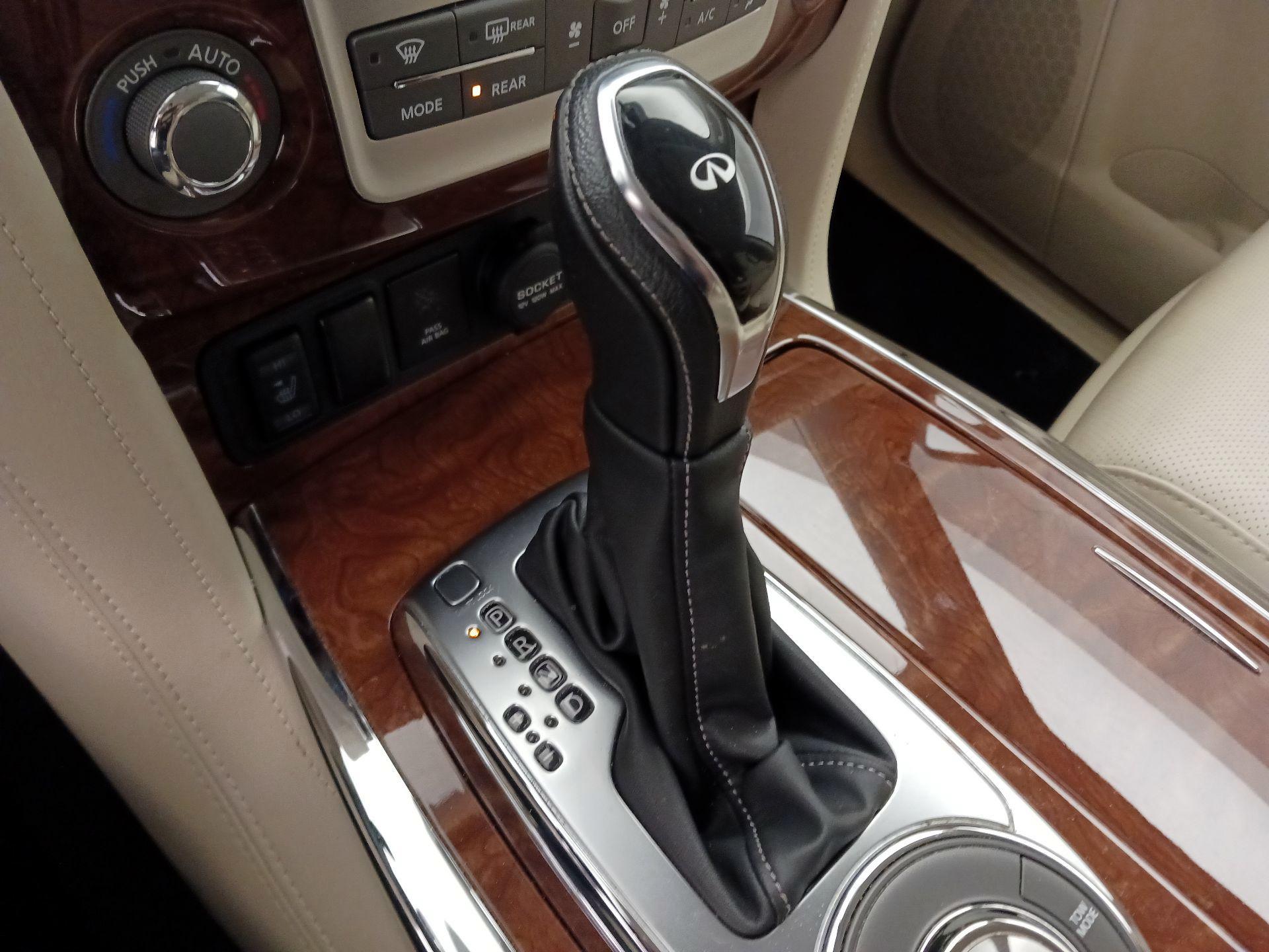Thumbnail: 2018 INFINITI QX80 - 18