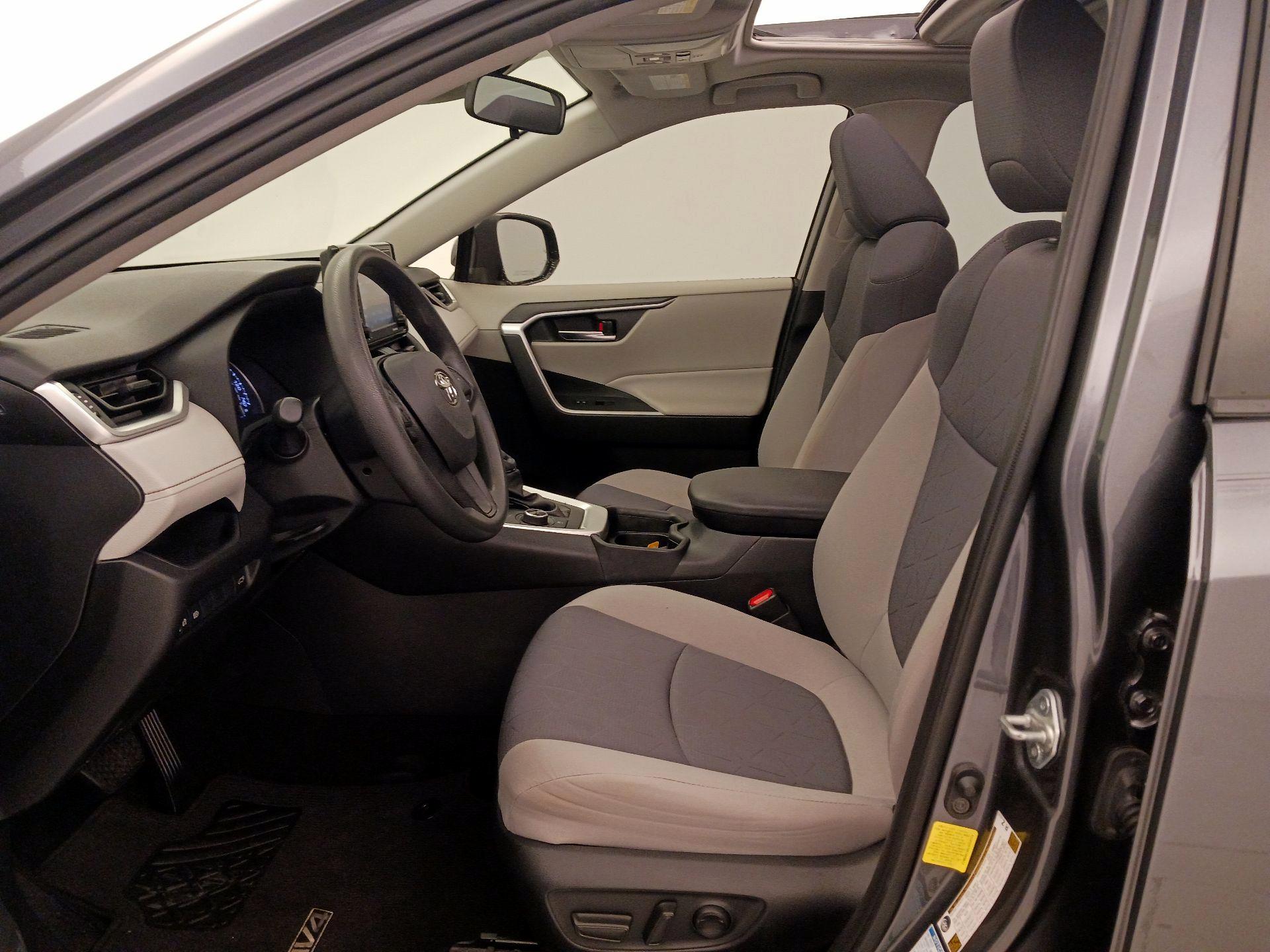 Thumbnail: 2020 Toyota RAV4 - 11