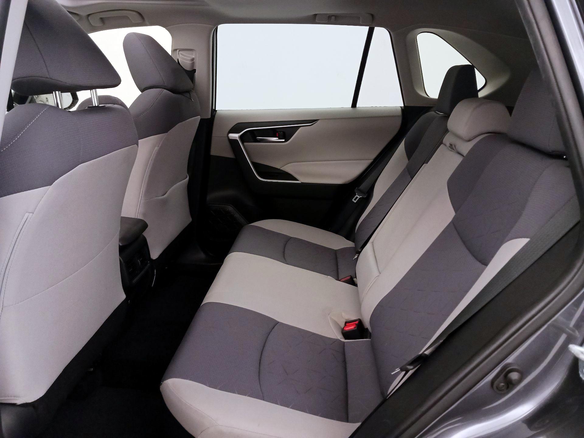 Thumbnail: 2020 Toyota RAV4 - 20