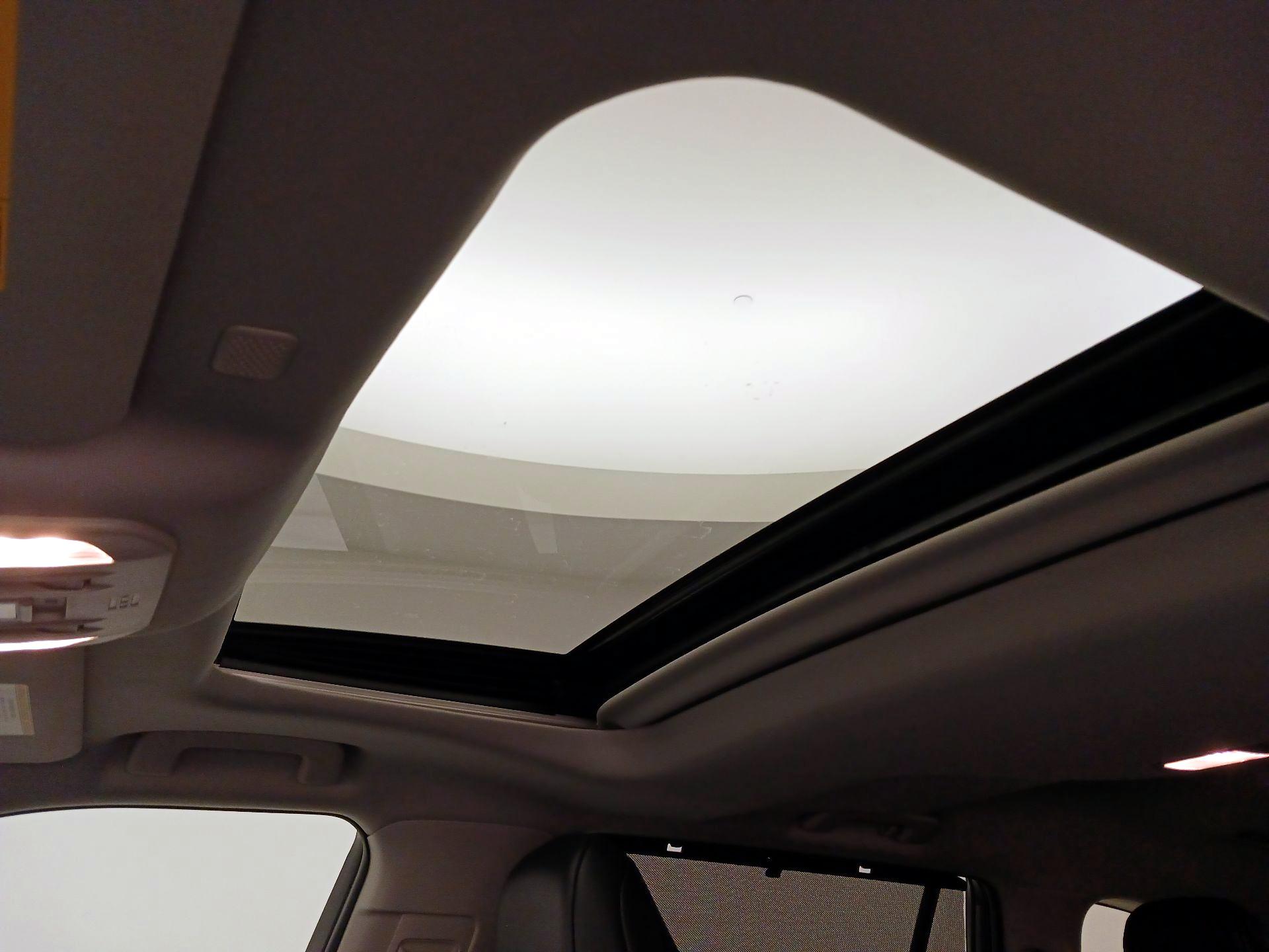 Thumbnail: 2022 Toyota Highlander - 19