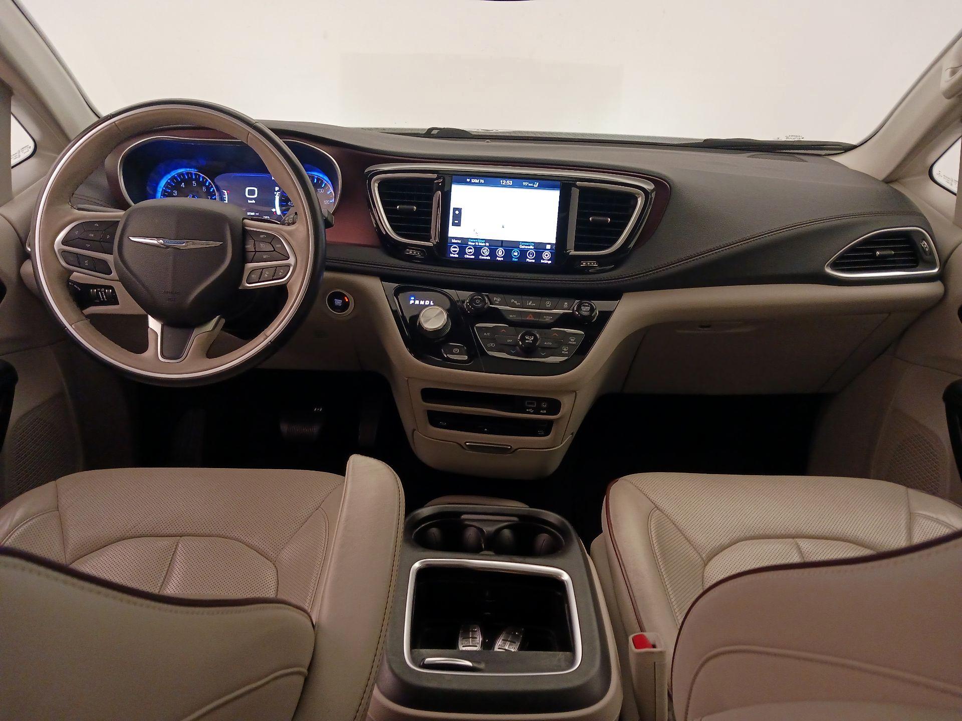 Thumbnail: 2019 Chrysler Pacifica - 9