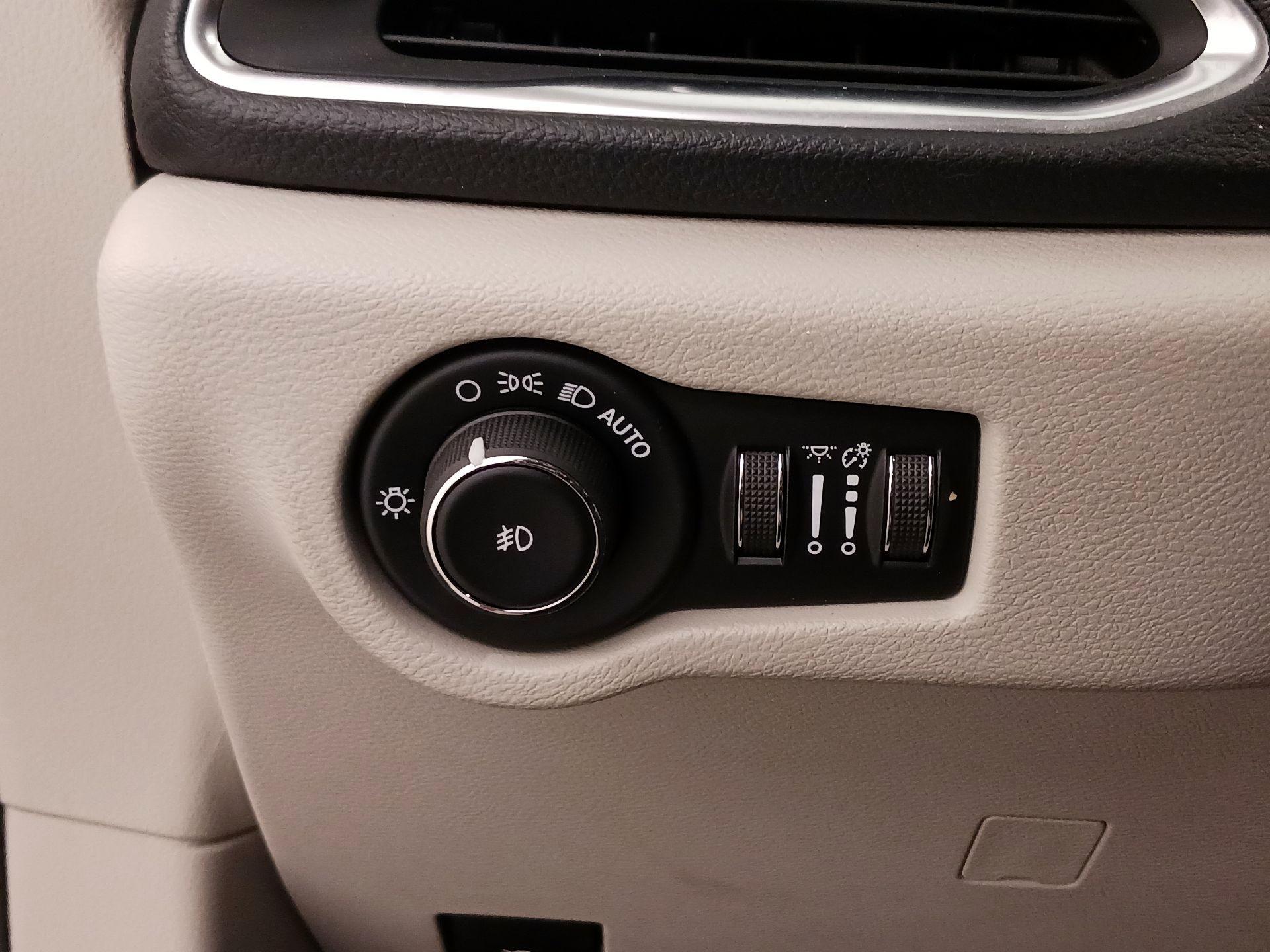 Thumbnail: 2019 Chrysler Pacifica - 13