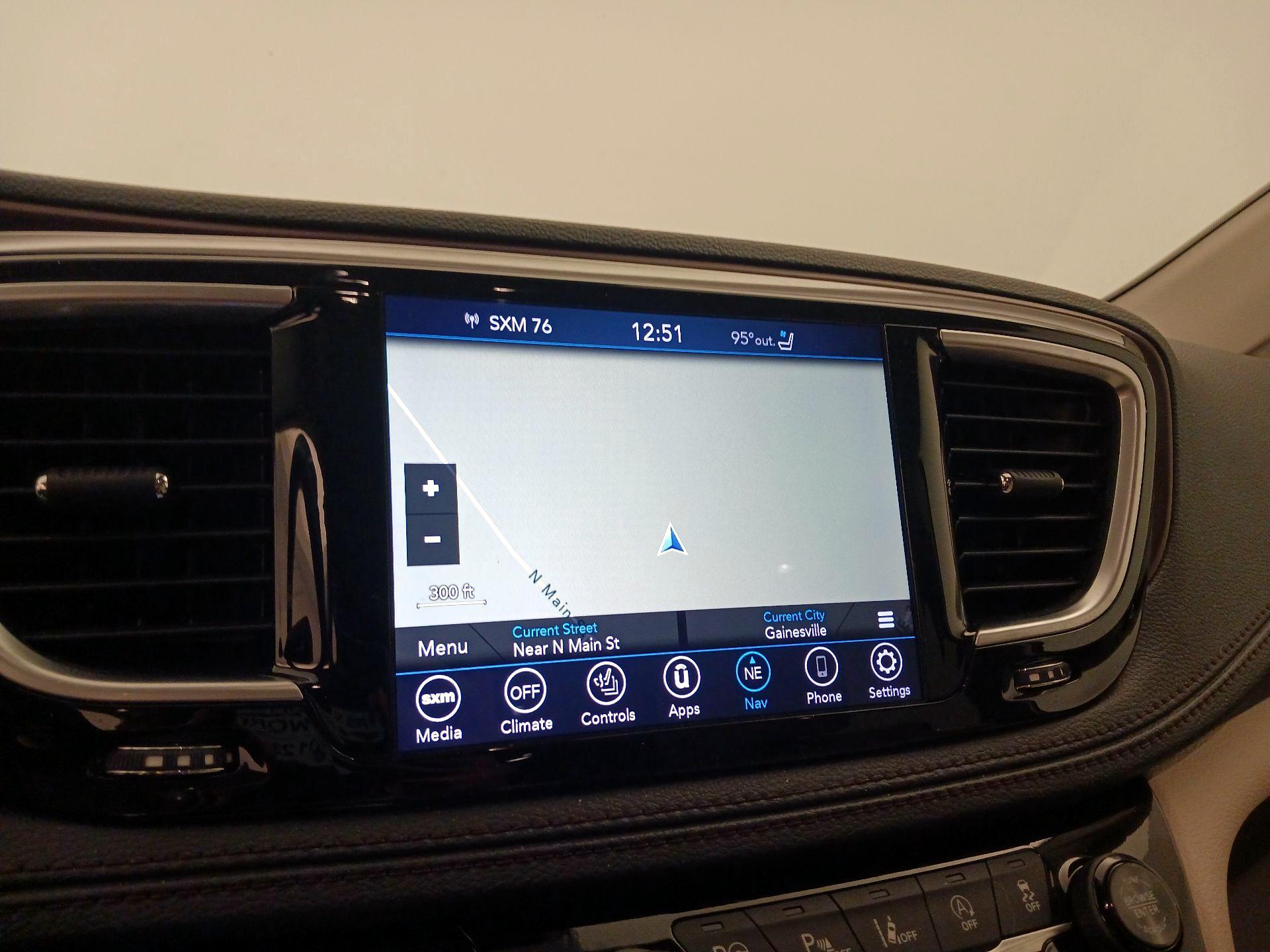 Thumbnail: 2019 Chrysler Pacifica - 14