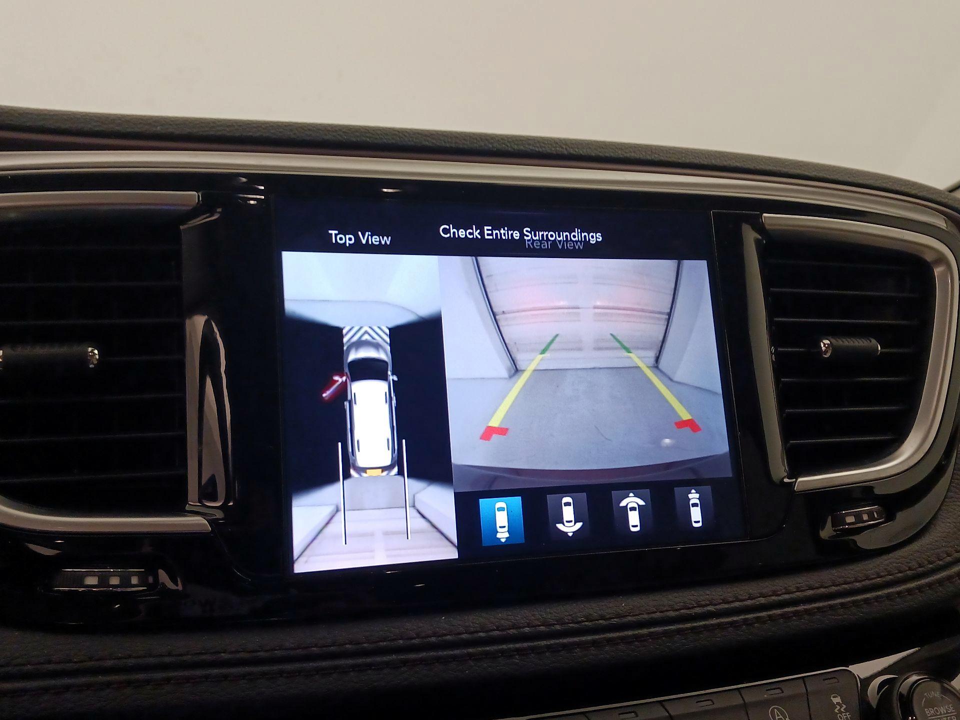 Thumbnail: 2019 Chrysler Pacifica - 15