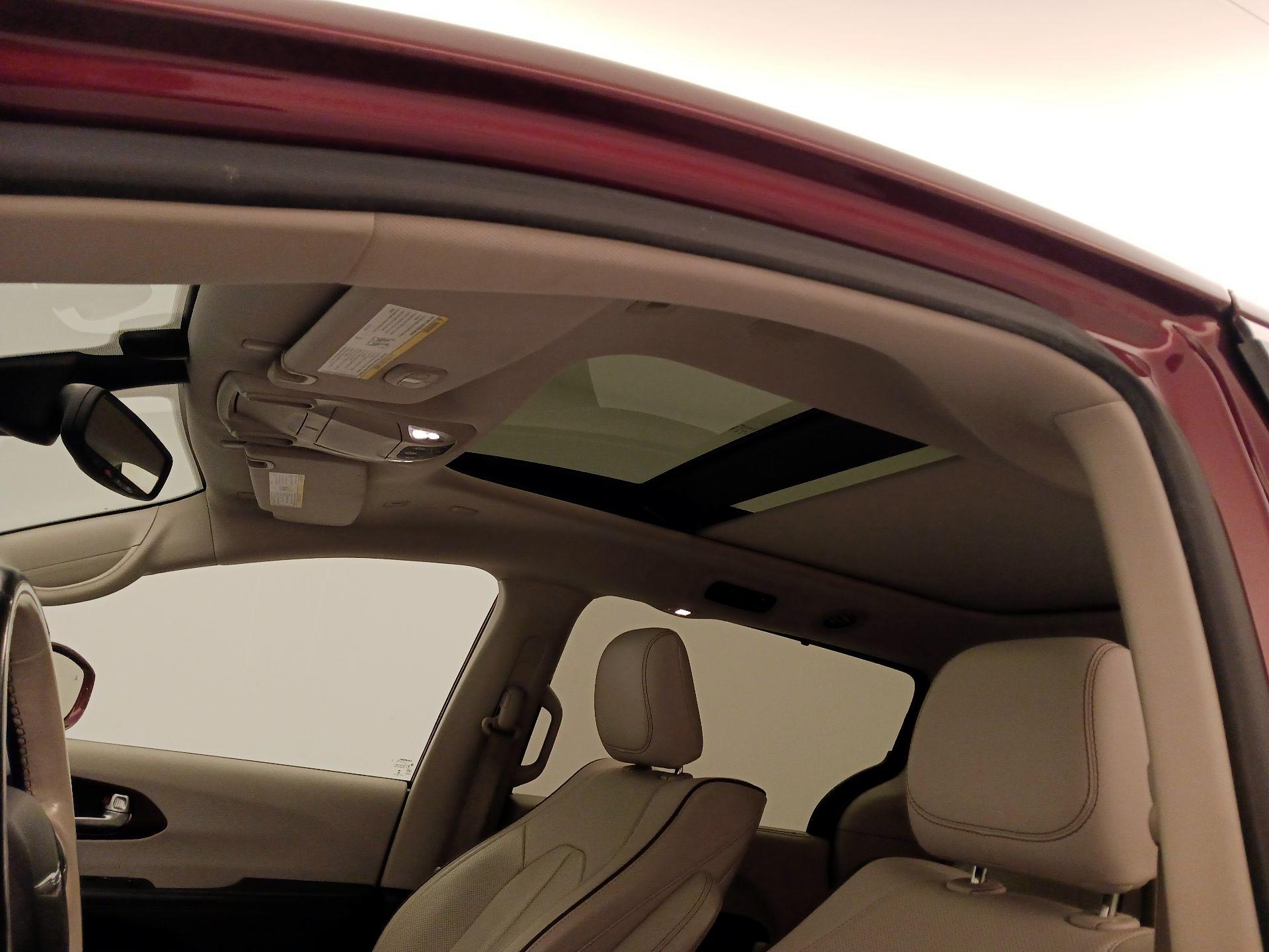 Thumbnail: 2019 Chrysler Pacifica - 20