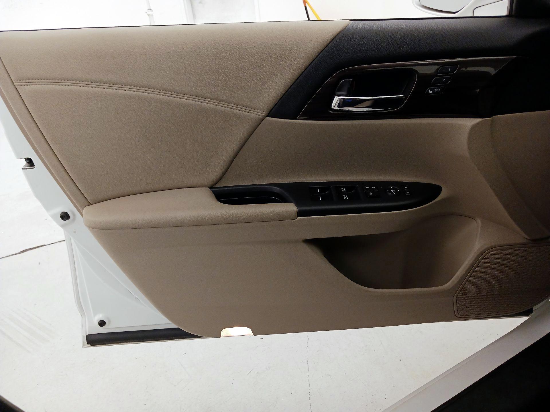 Thumbnail: 2017 Honda Accord - 12