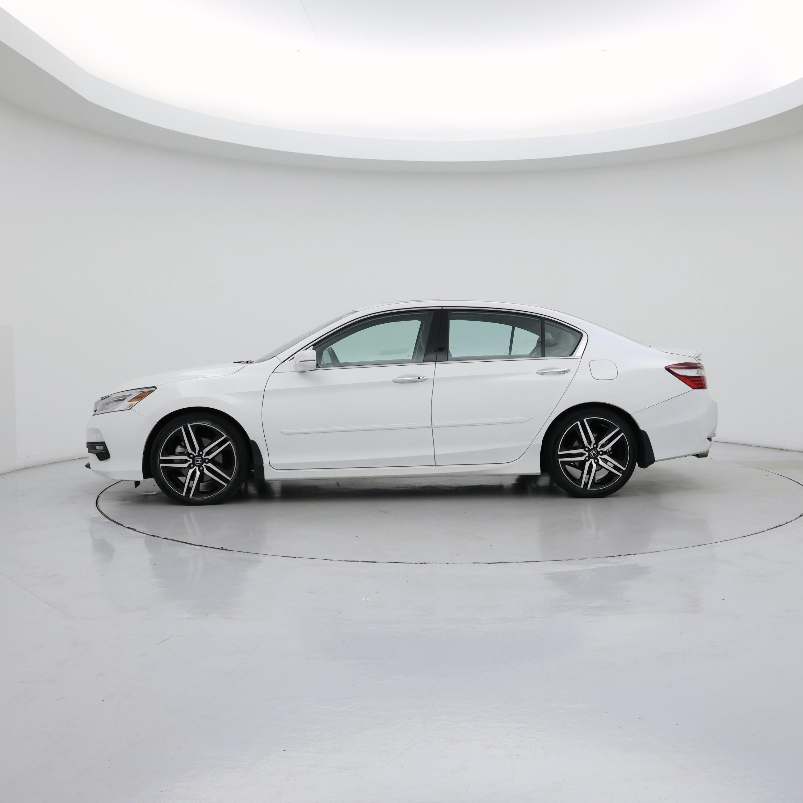 Thumbnail: 2017 Honda Accord - 3