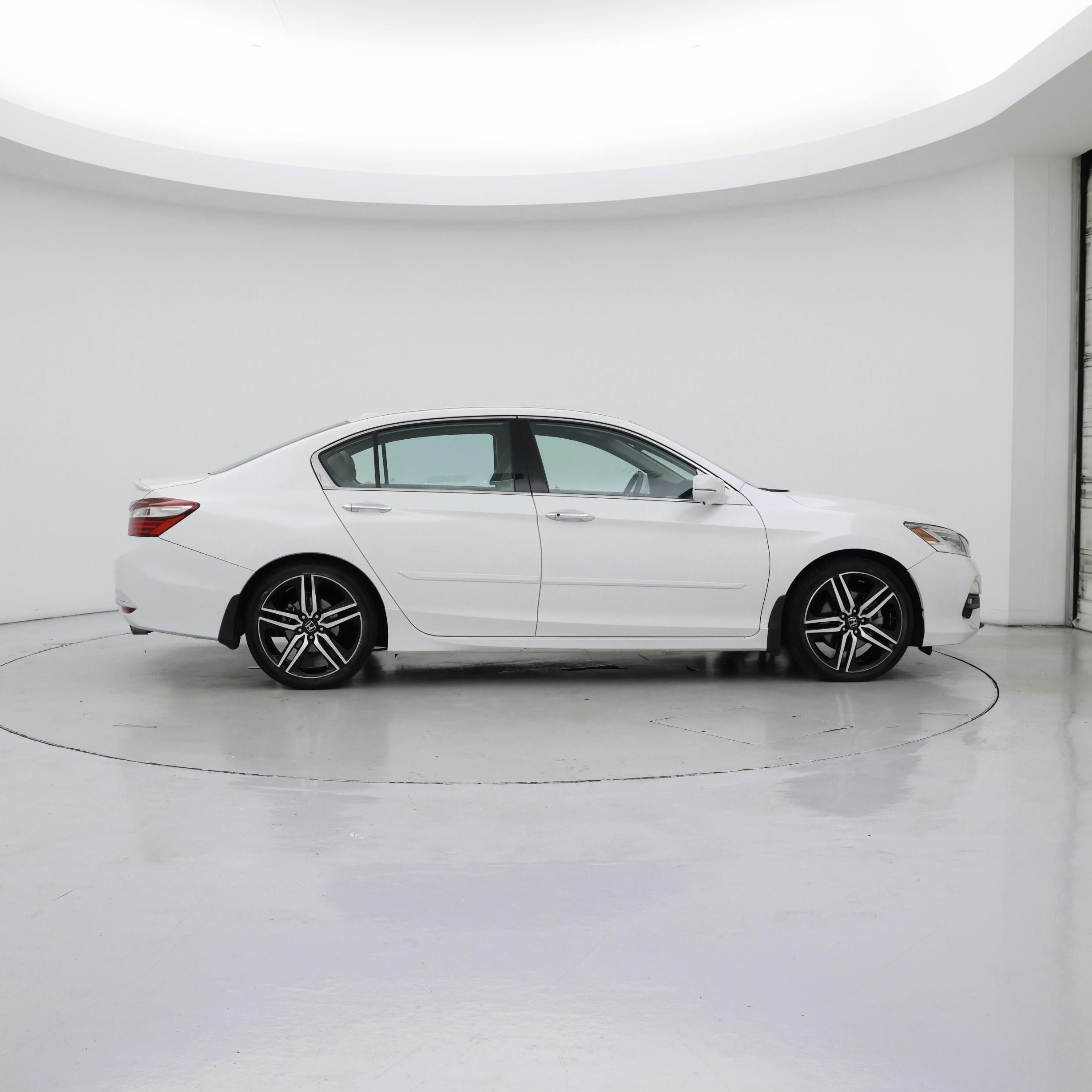 Thumbnail: 2017 Honda Accord - 7