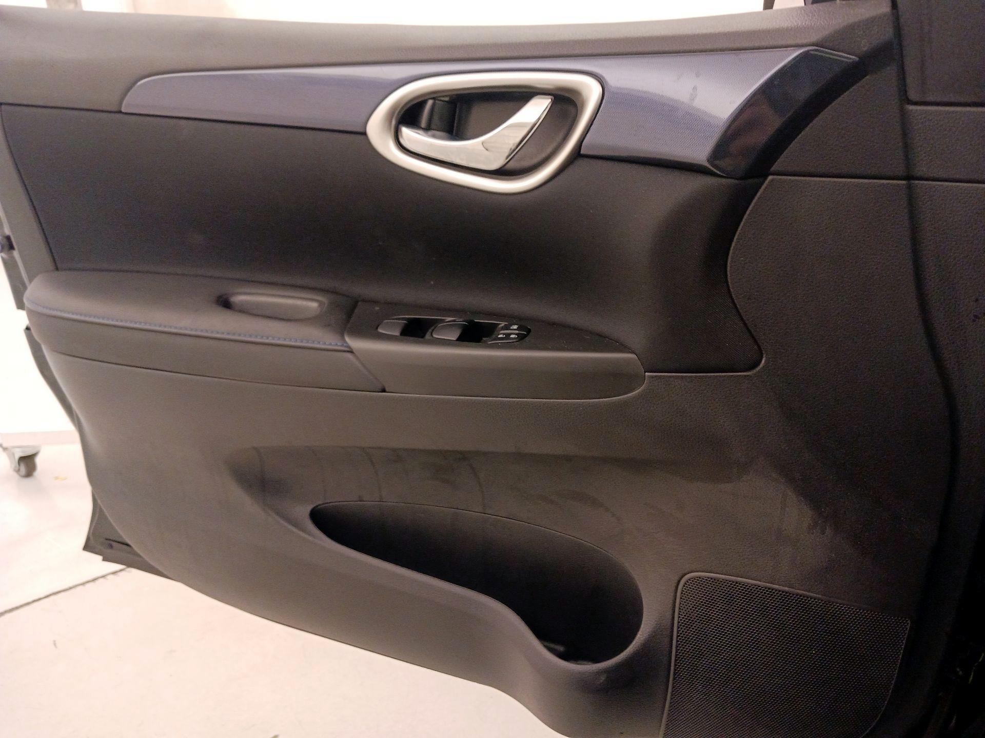Thumbnail: 2019 Nissan Sentra - 12