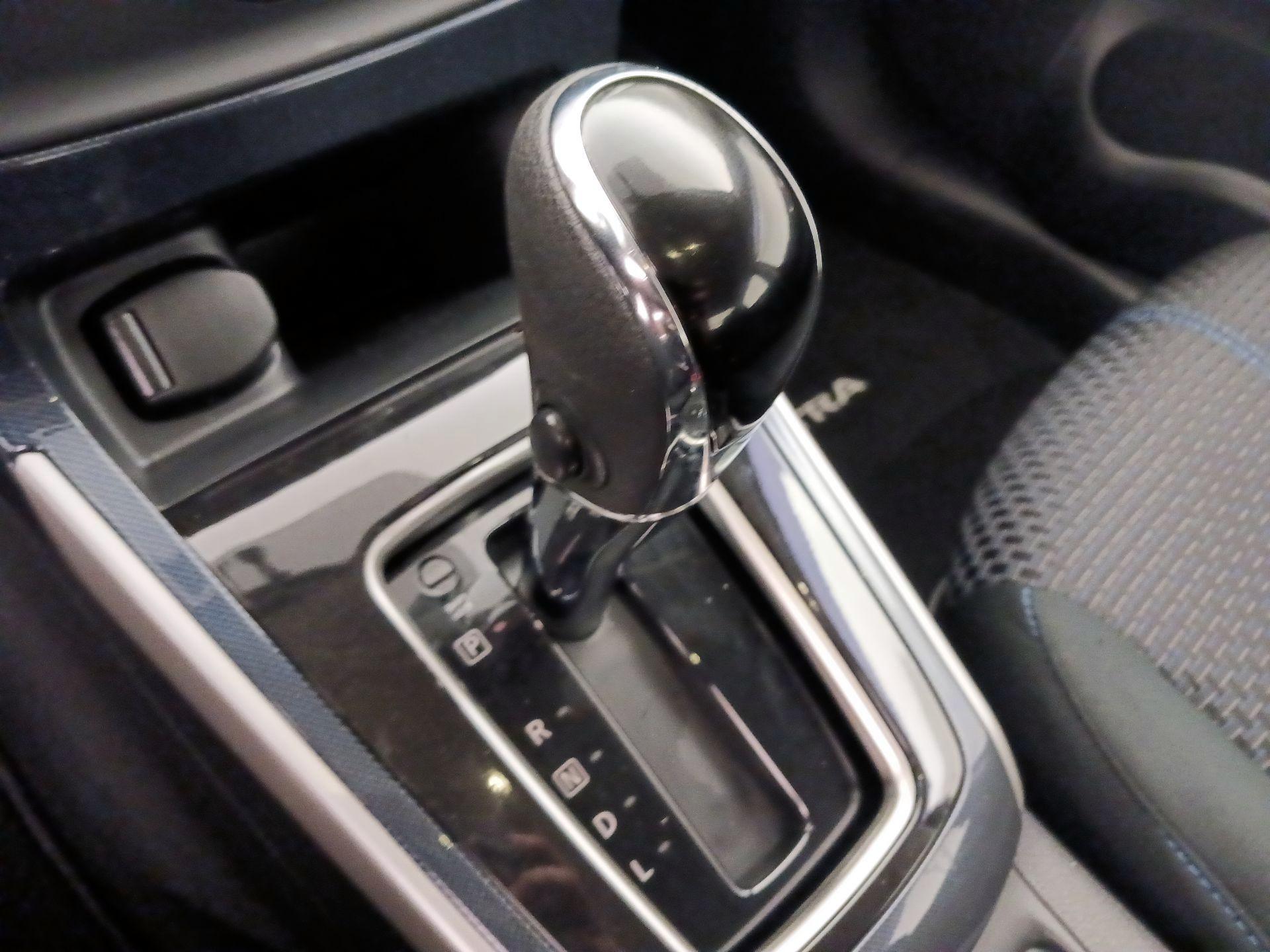 Thumbnail: 2019 Nissan Sentra - 17