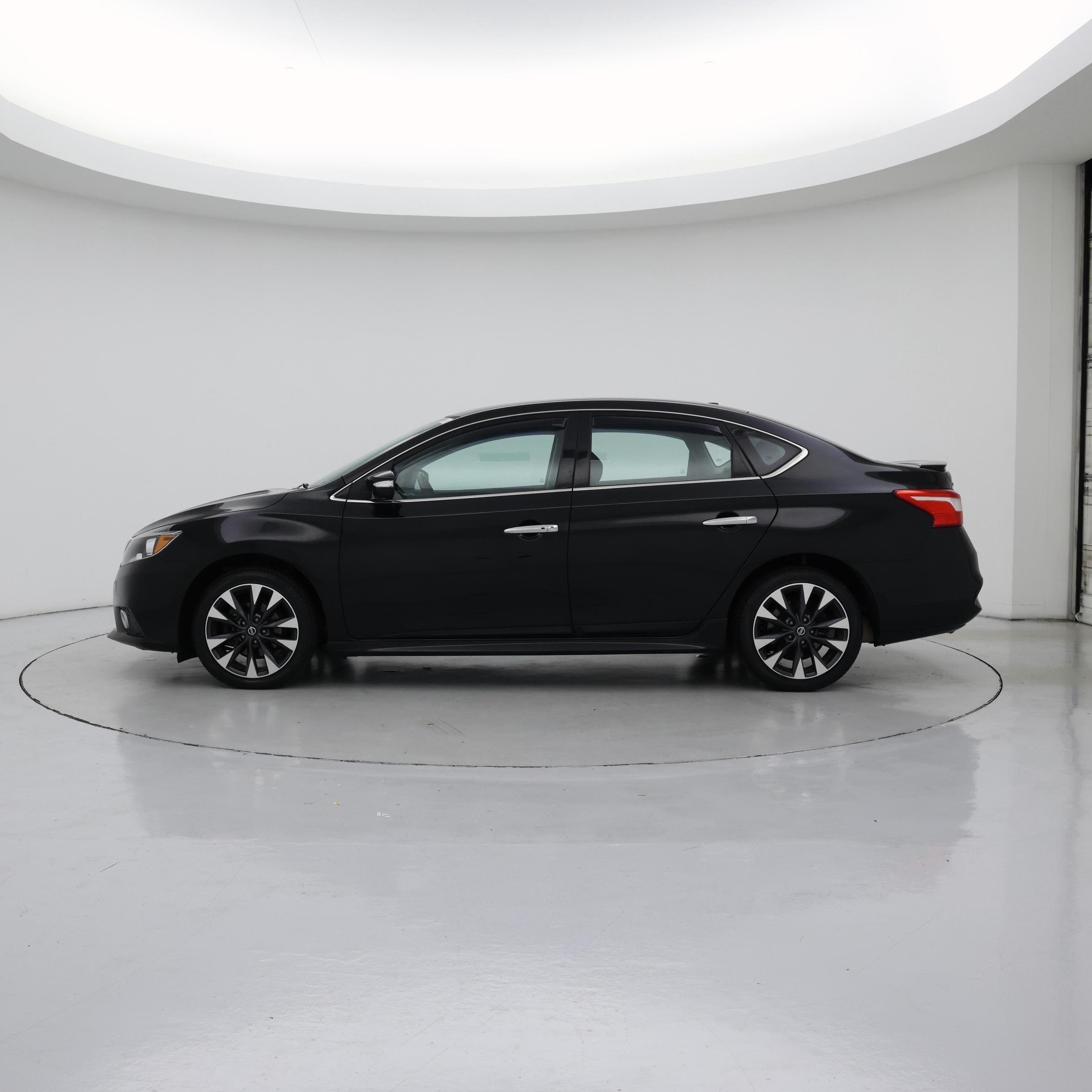 Thumbnail: 2019 Nissan Sentra - 3