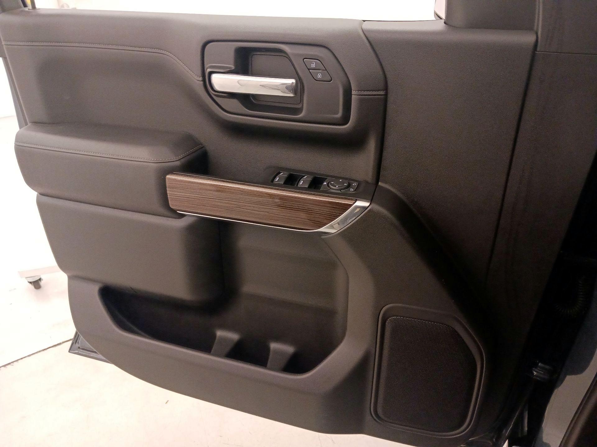 Thumbnail: 2019 Chevrolet Silverado 1500 - 12