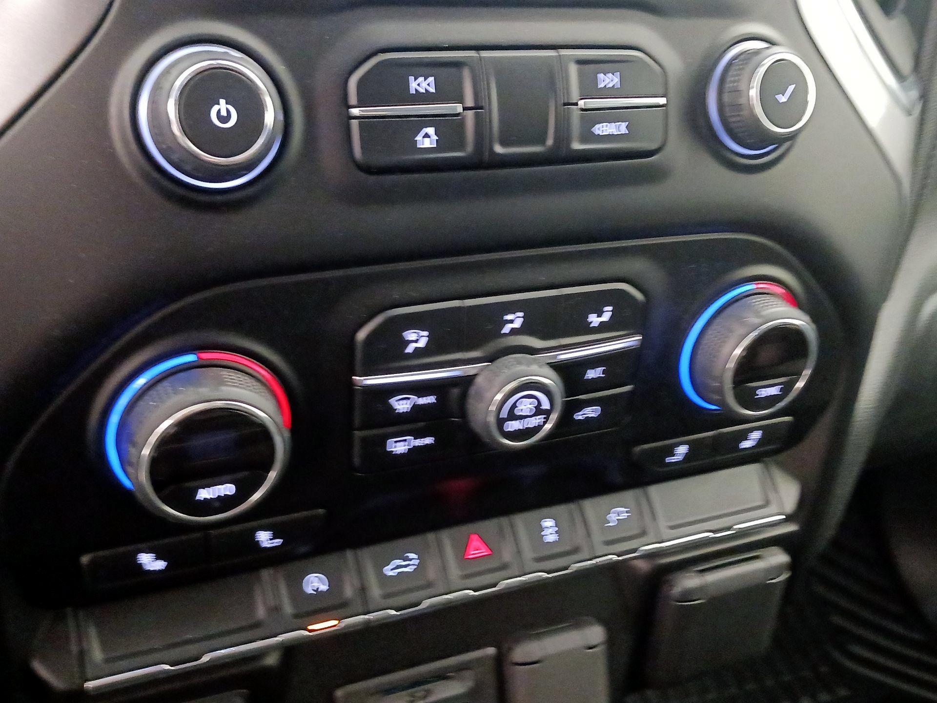 Thumbnail: 2019 Chevrolet Silverado 1500 - 16