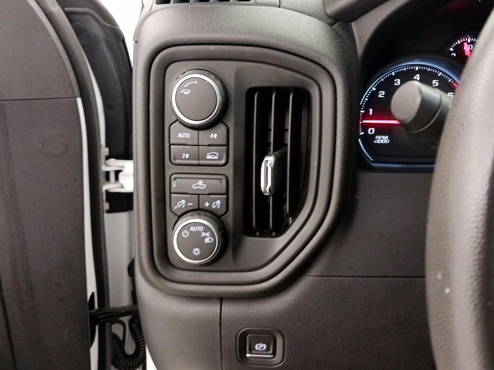 Thumbnail: 2021 Chevrolet Silverado 1500 - 13