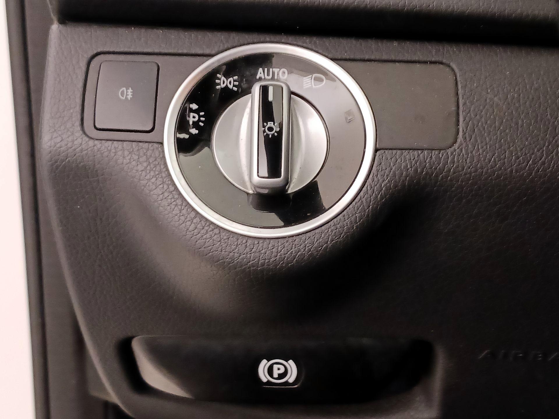 Thumbnail: 2015 Mercedes-Benz C-Class - 13