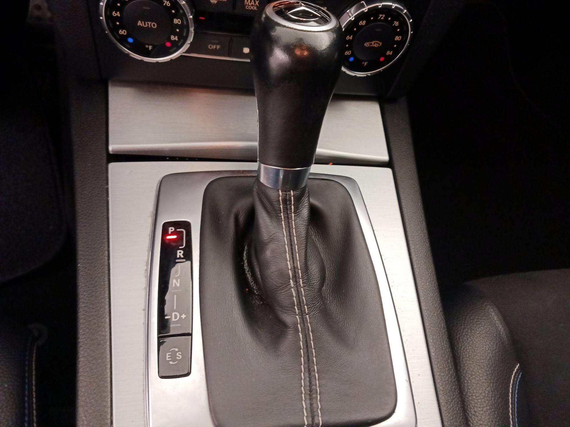Thumbnail: 2015 Mercedes-Benz C-Class - 16