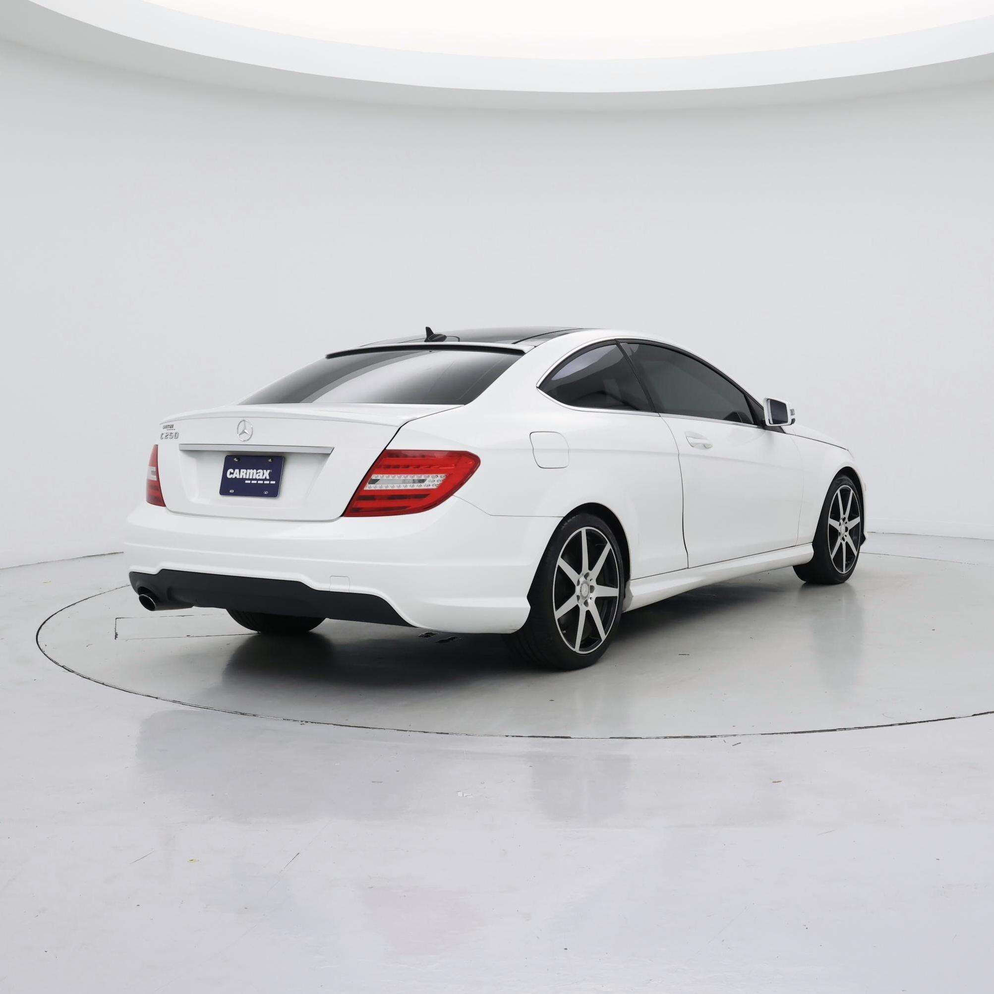 Thumbnail: 2015 Mercedes-Benz C-Class - 8