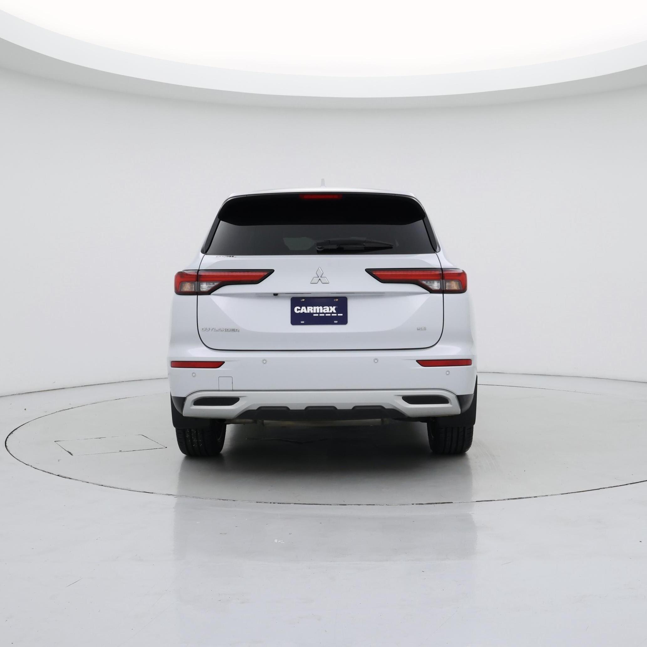 Thumbnail: 2023 Mitsubishi Outlander - 6