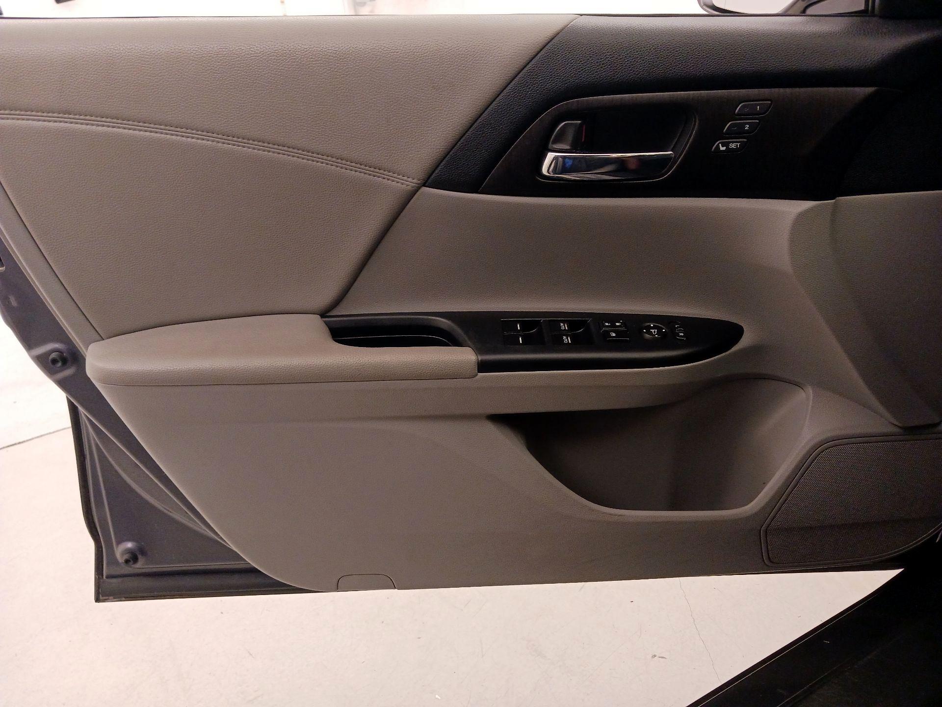 Thumbnail: 2015 Honda Accord - 12