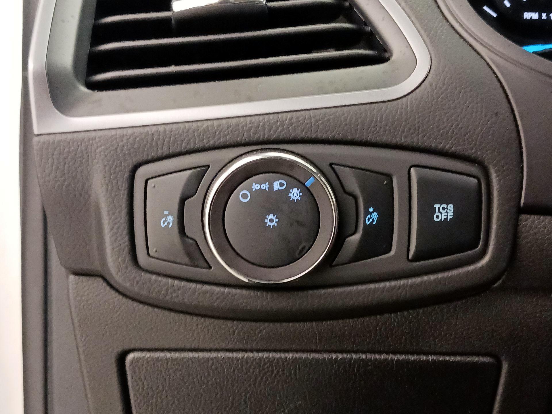 Thumbnail: 2019 Ford Edge - 13