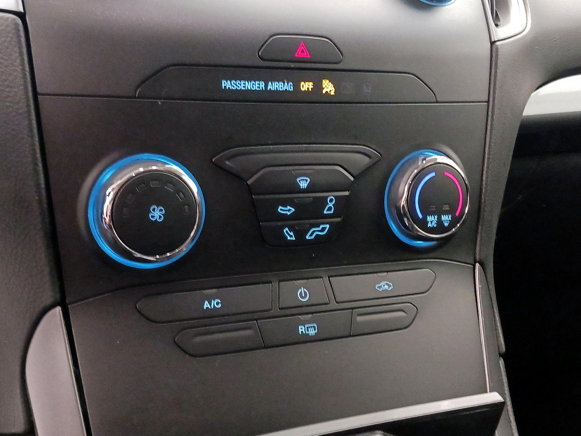 Thumbnail: 2019 Ford Edge - 16