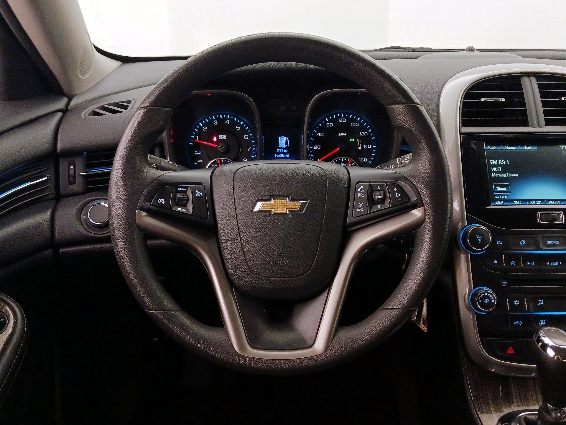 Thumbnail: 2015 Chevrolet Malibu - 10