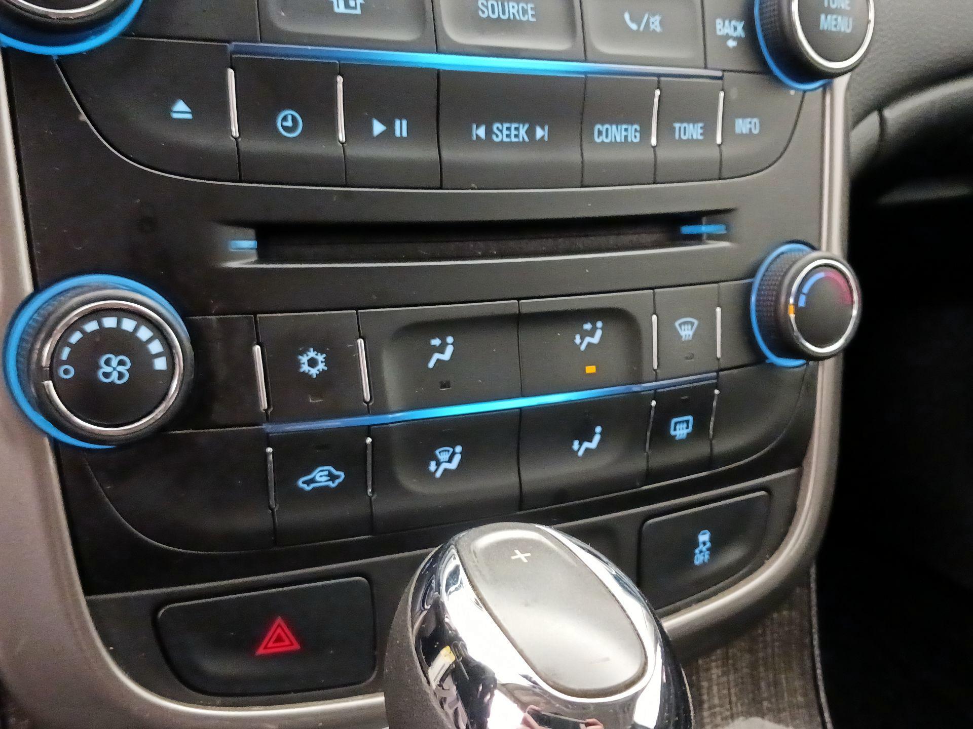 Thumbnail: 2015 Chevrolet Malibu - 16