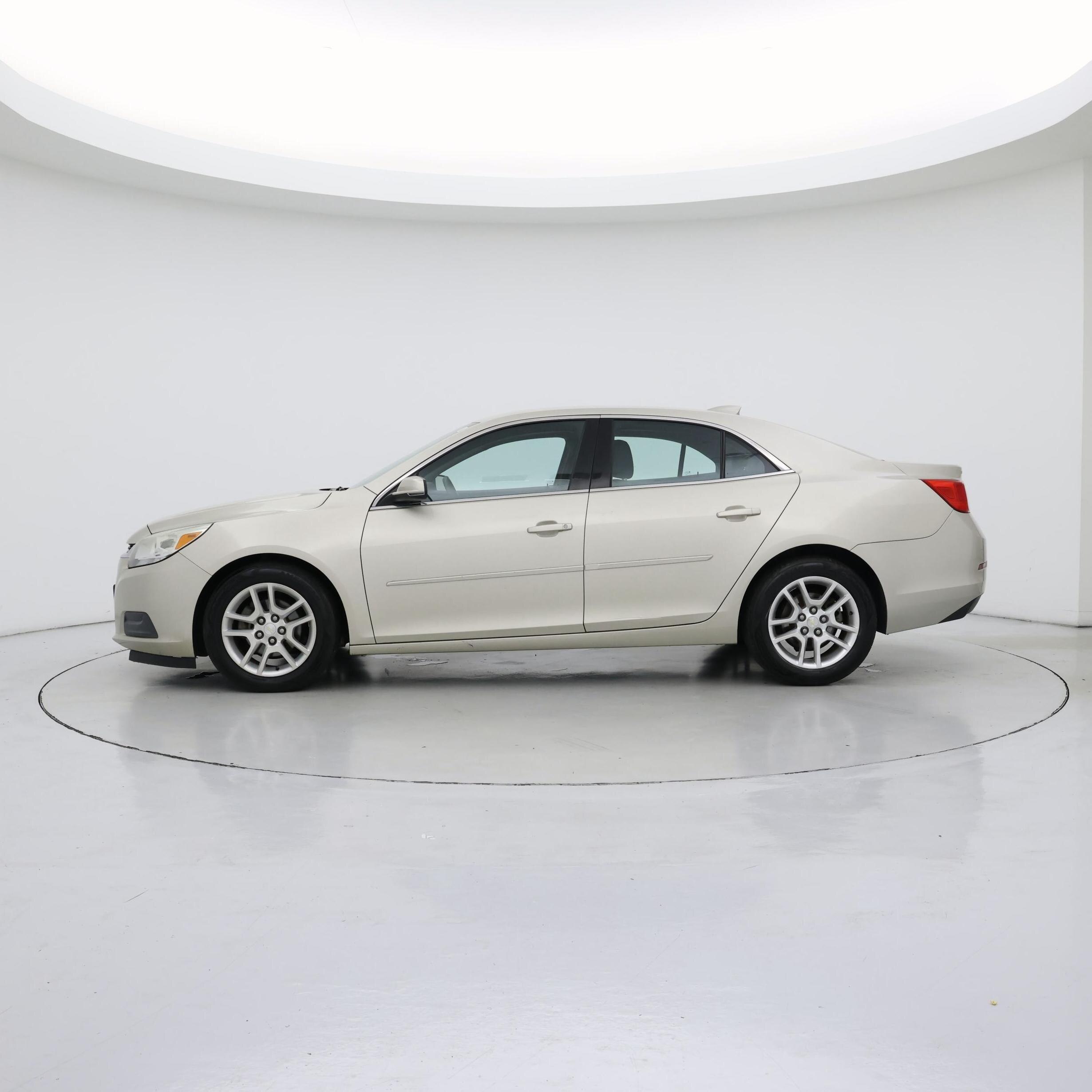 Thumbnail: 2015 Chevrolet Malibu - 3