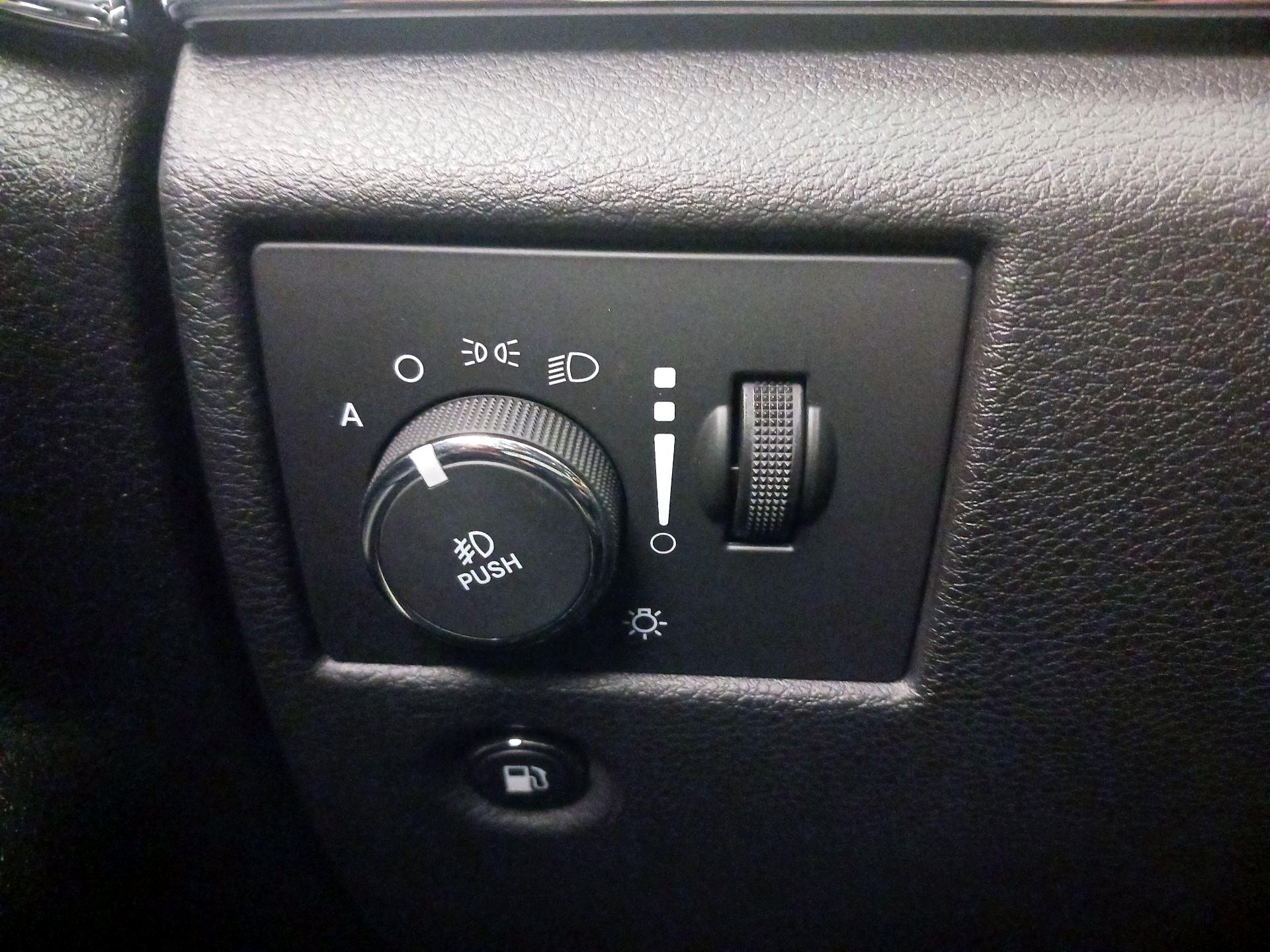 Thumbnail: 2014 Jeep Grand Cherokee - 13