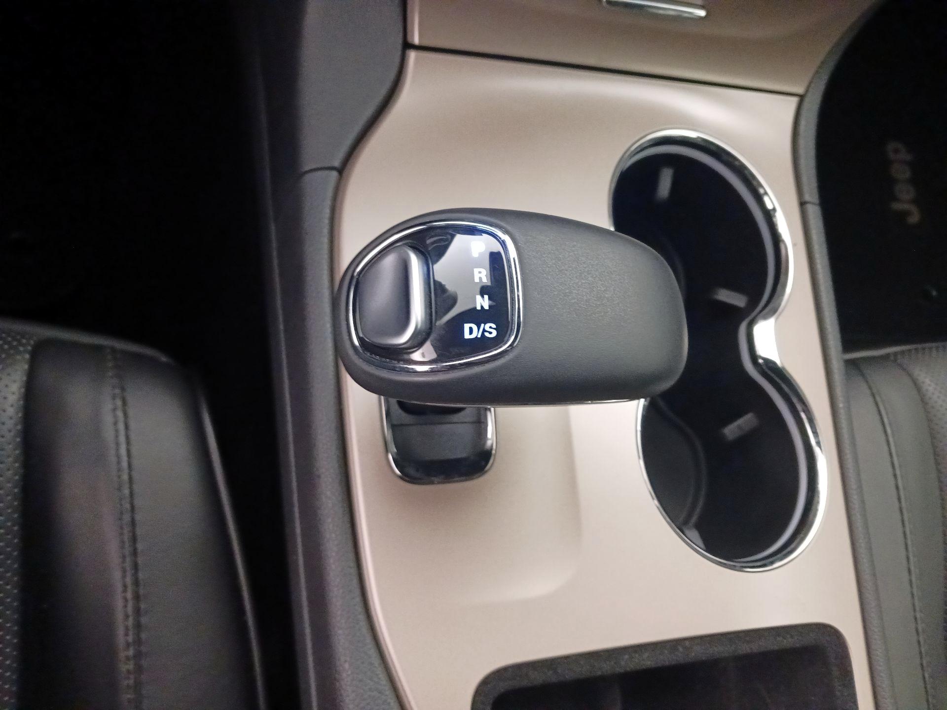 Thumbnail: 2014 Jeep Grand Cherokee - 18