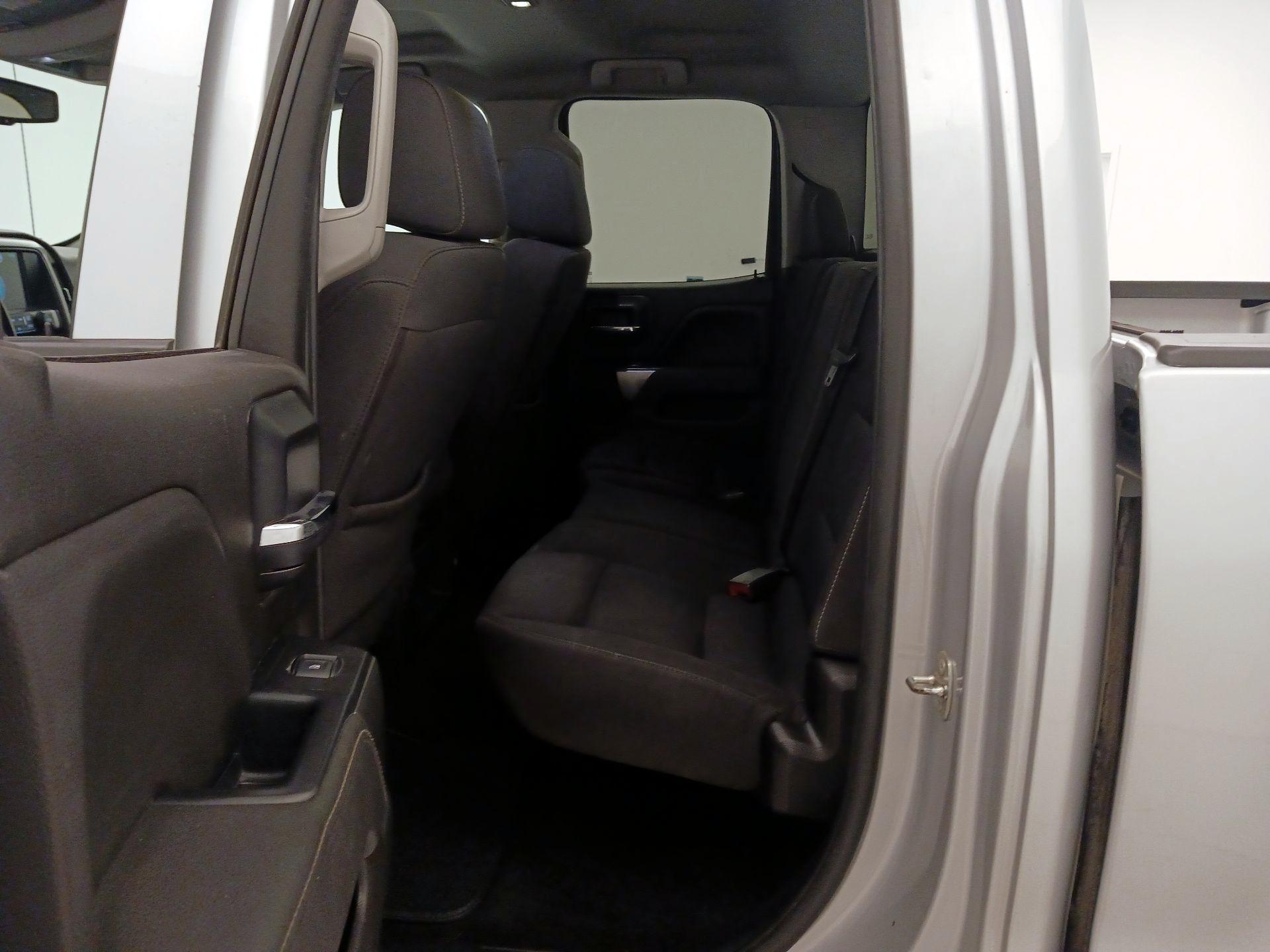 Thumbnail: 2018 Chevrolet Silverado 1500 - 17