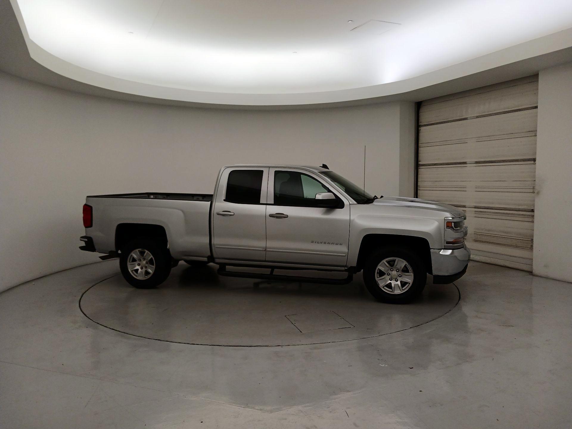 Thumbnail: 2018 Chevrolet Silverado 1500 - 4