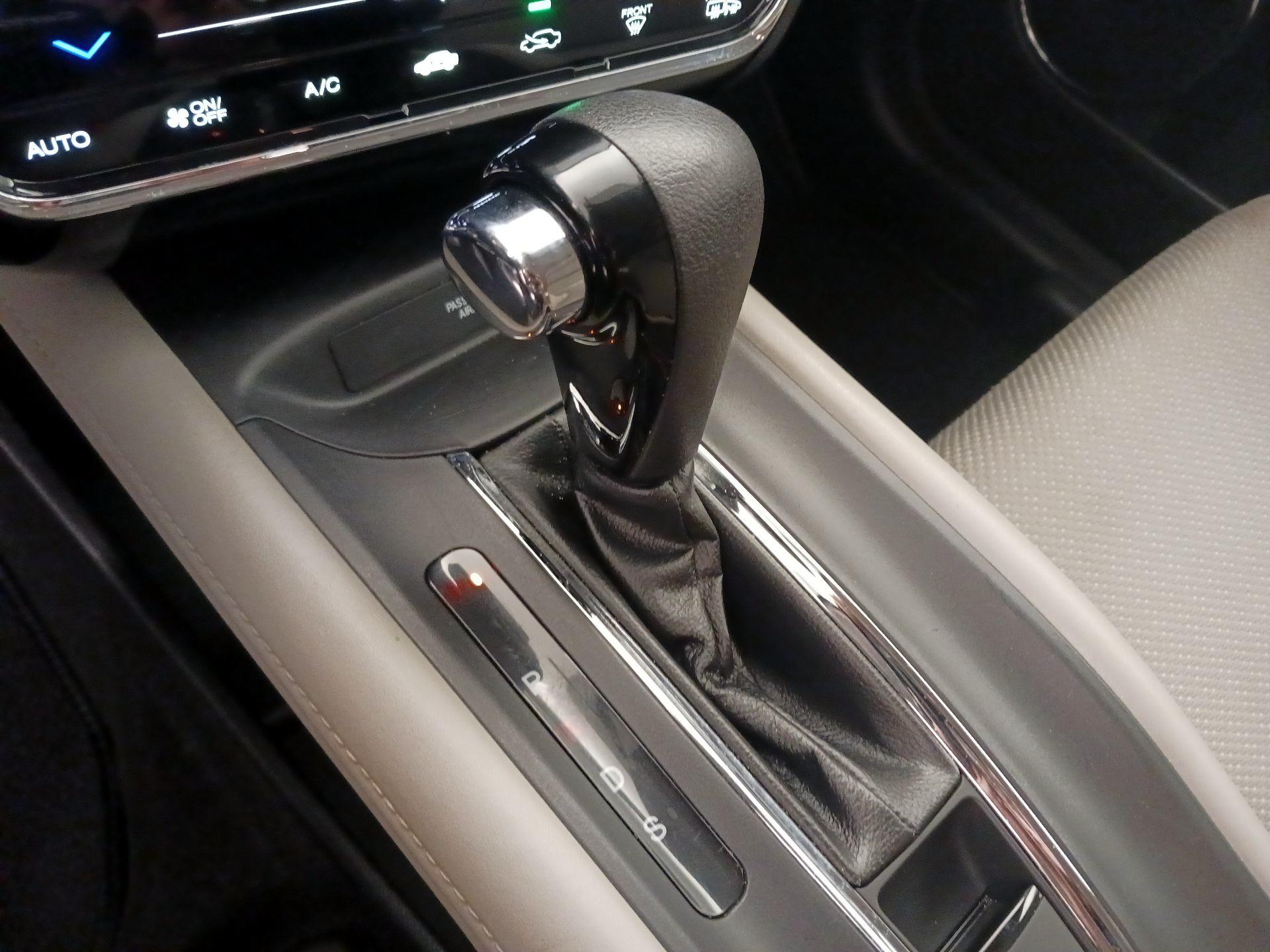 Thumbnail: 2017 Honda HR-V - 17