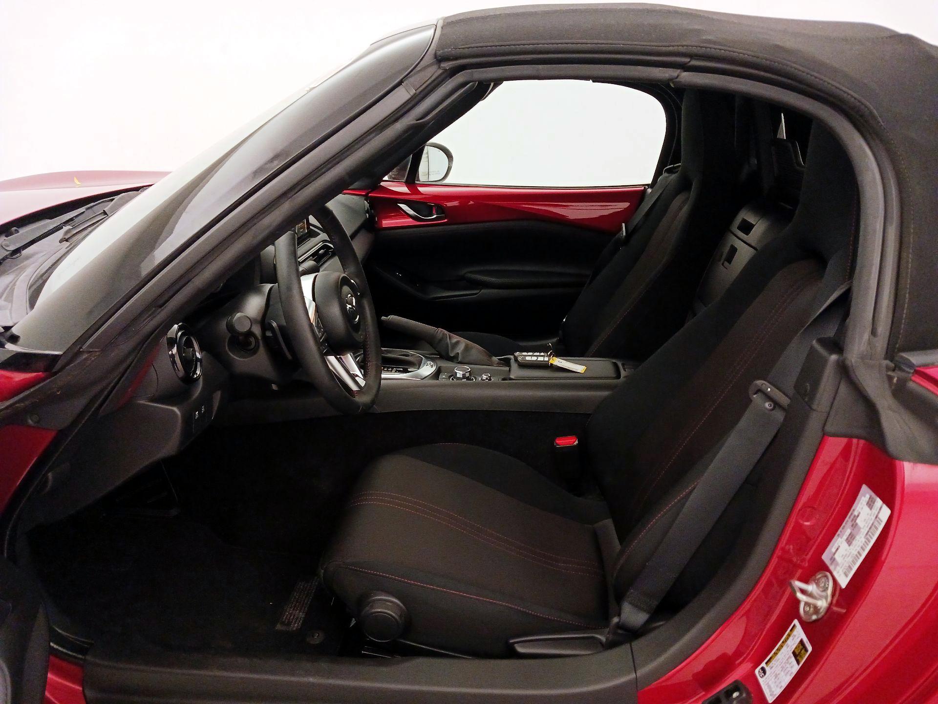 Thumbnail: 2016 Mazda MX-5 Miata - 11