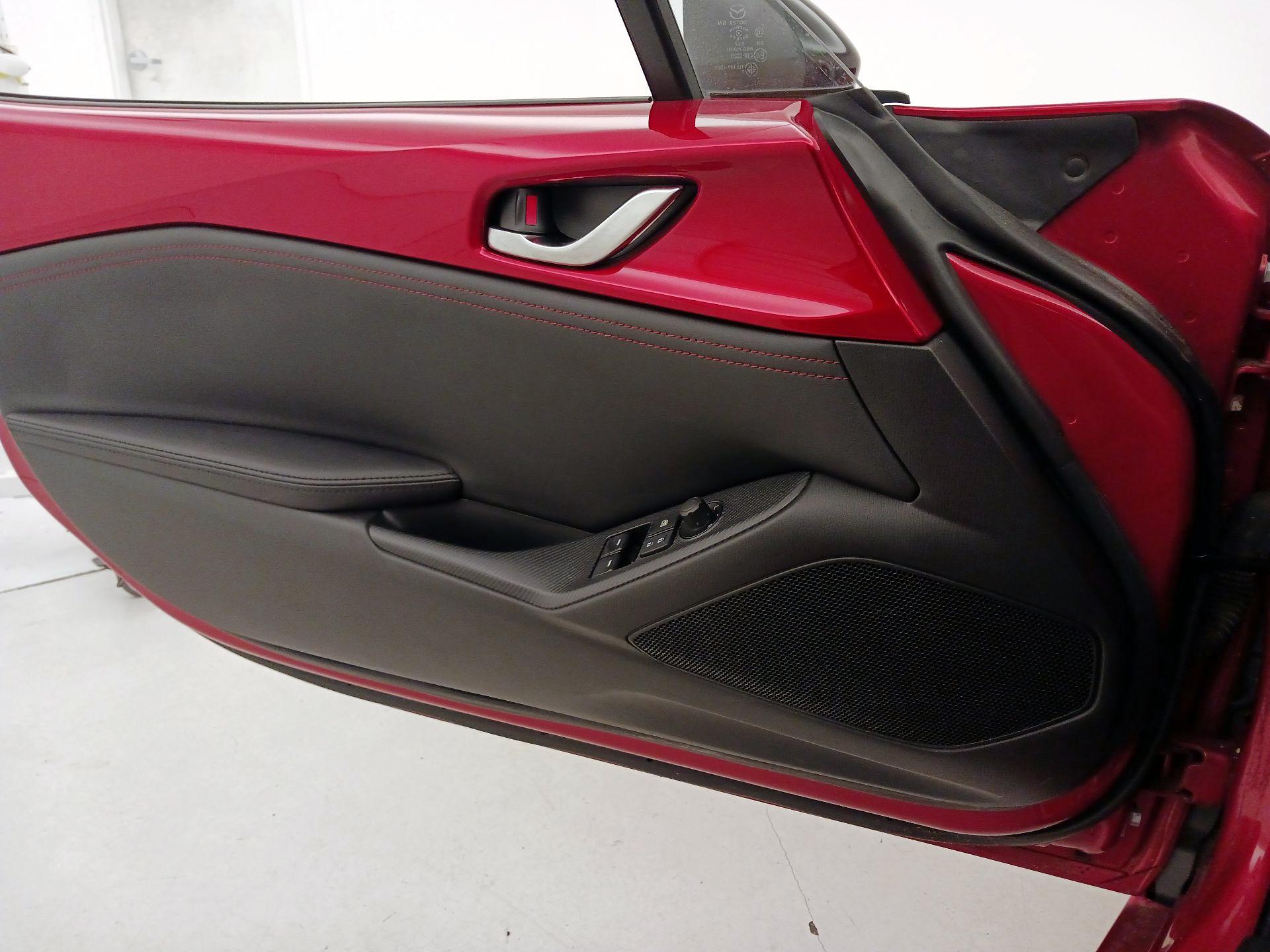 Thumbnail: 2016 Mazda MX-5 Miata - 12