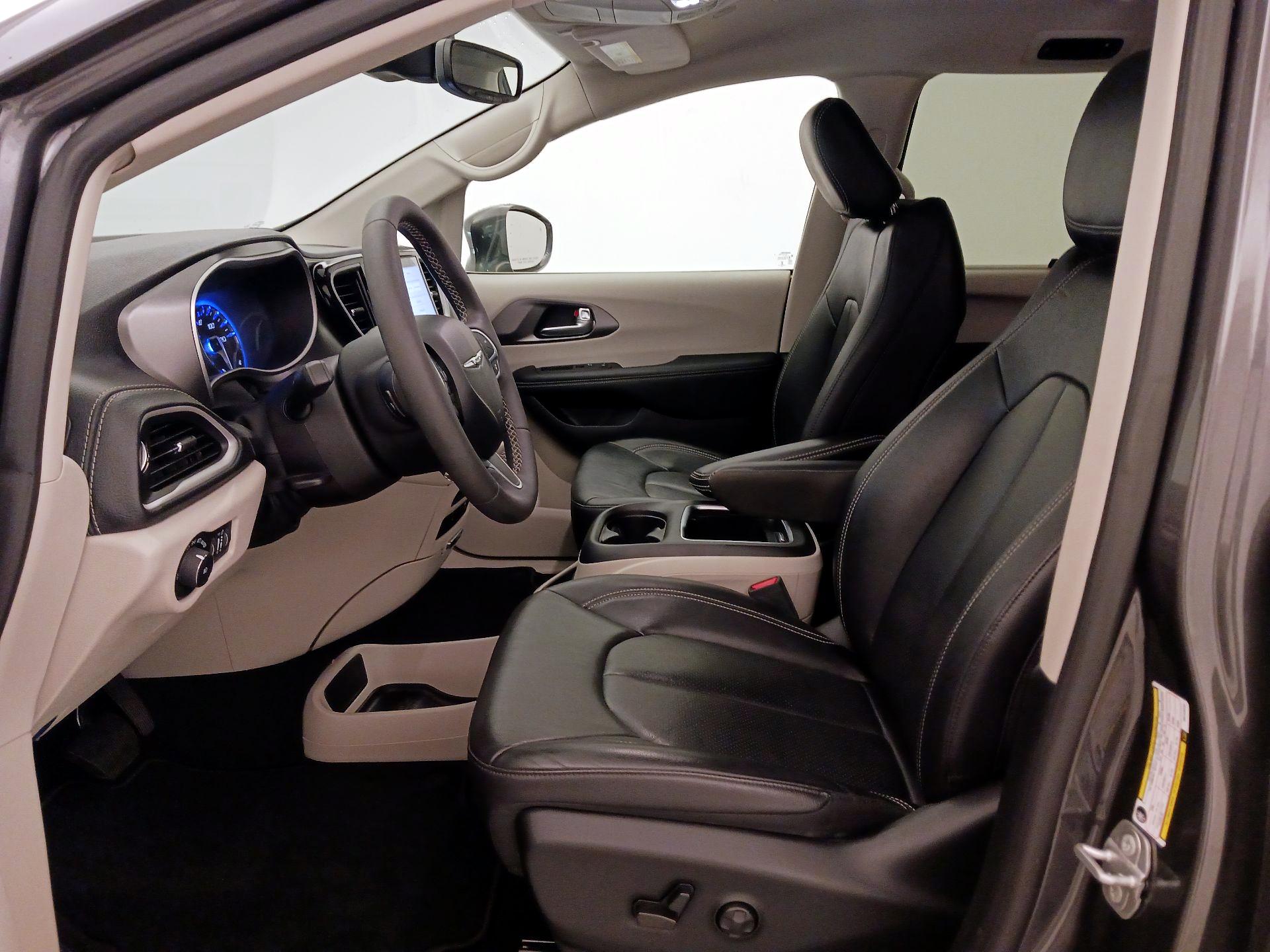Thumbnail: 2022 Chrysler Pacifica - 11
