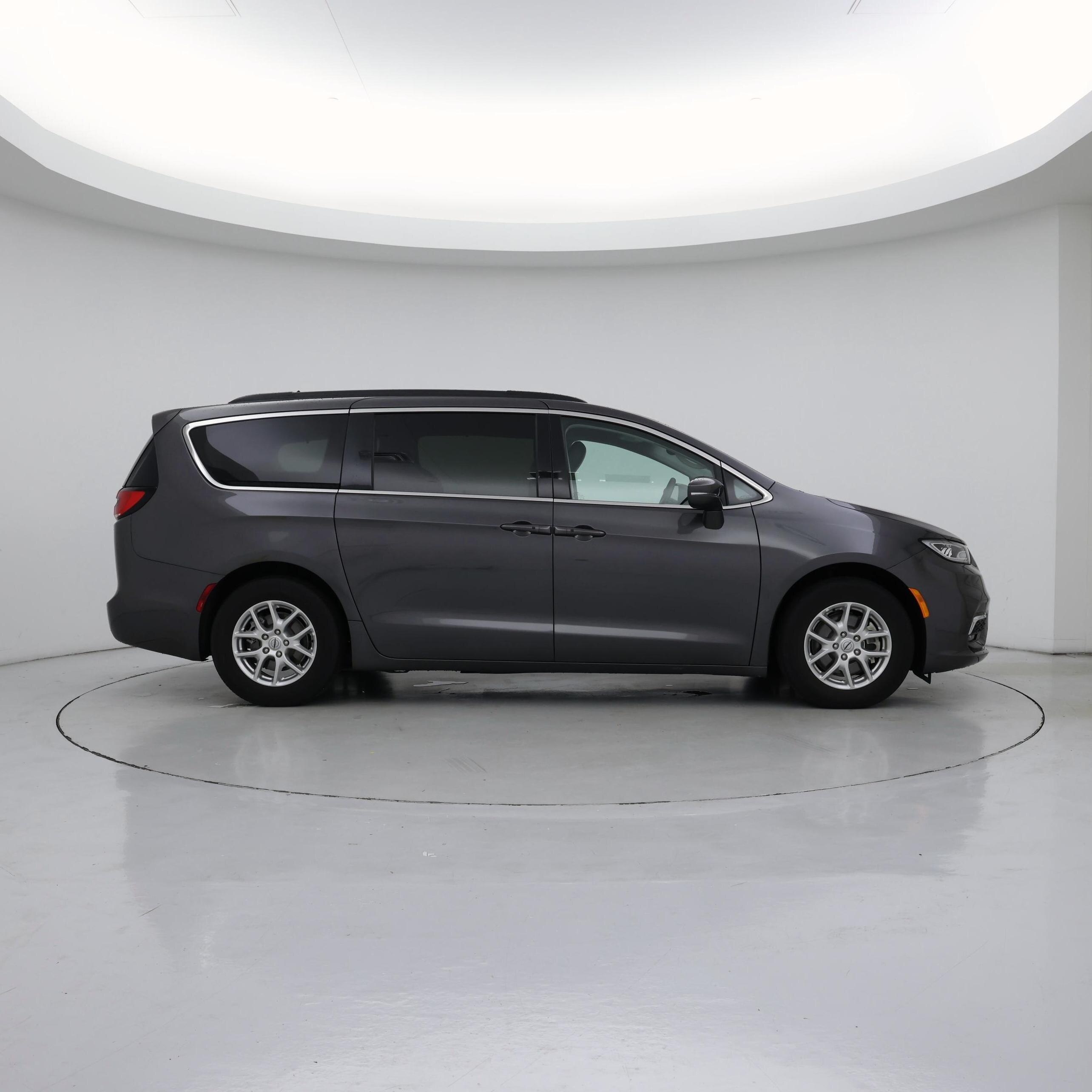 Thumbnail: 2022 Chrysler Pacifica - 7